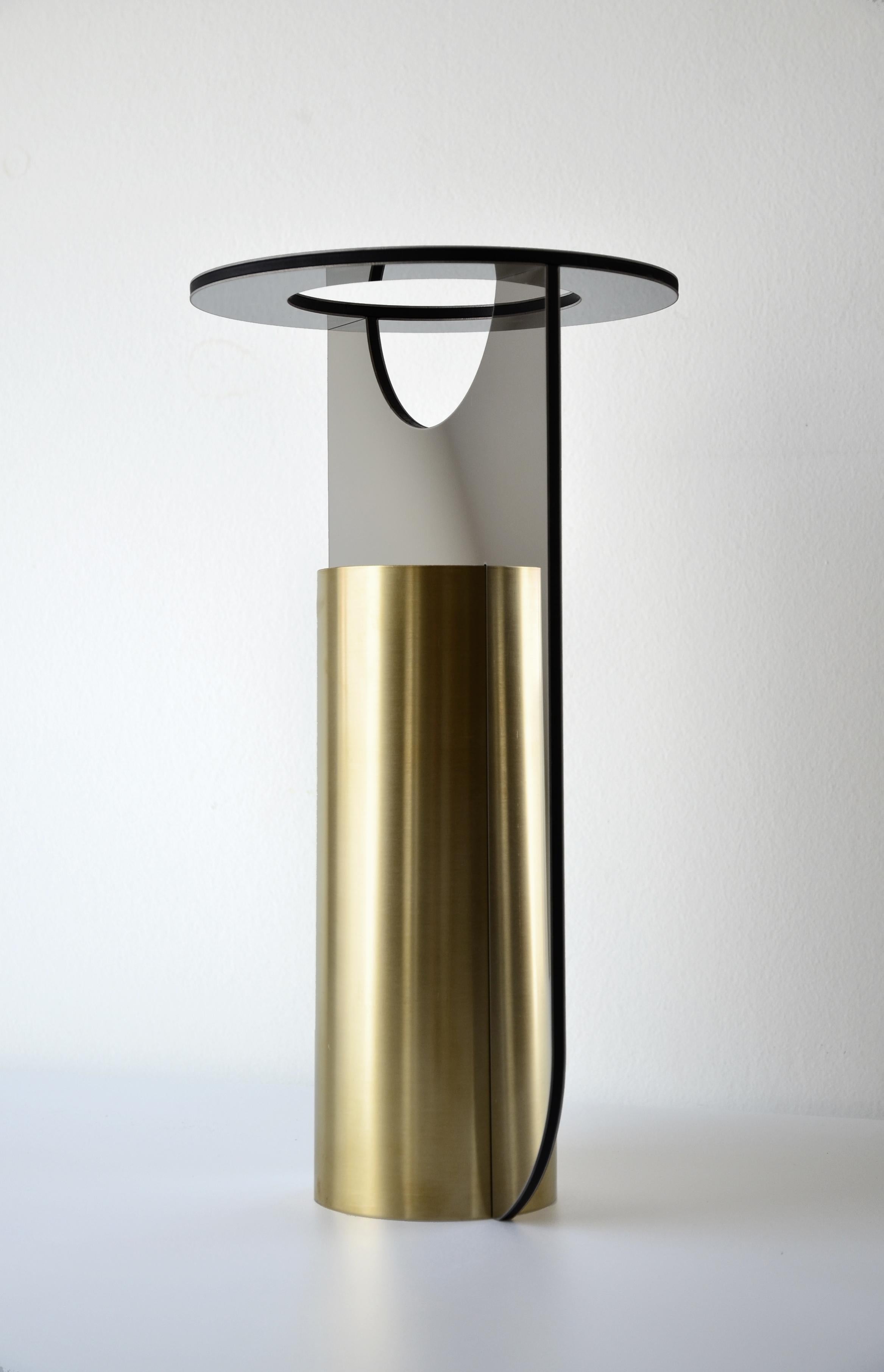 Vaso grande Saturnus di Atlas Project
Dimensioni: P 20 x L 20 x H 38 cm. 
Materiali: Specchio in acciaio inox e ottone spazzolato.

Disponibile in diverse dimensioni. Contattateci.

SATURNO
Saturnus is the new collection of vases by Atlasproject.