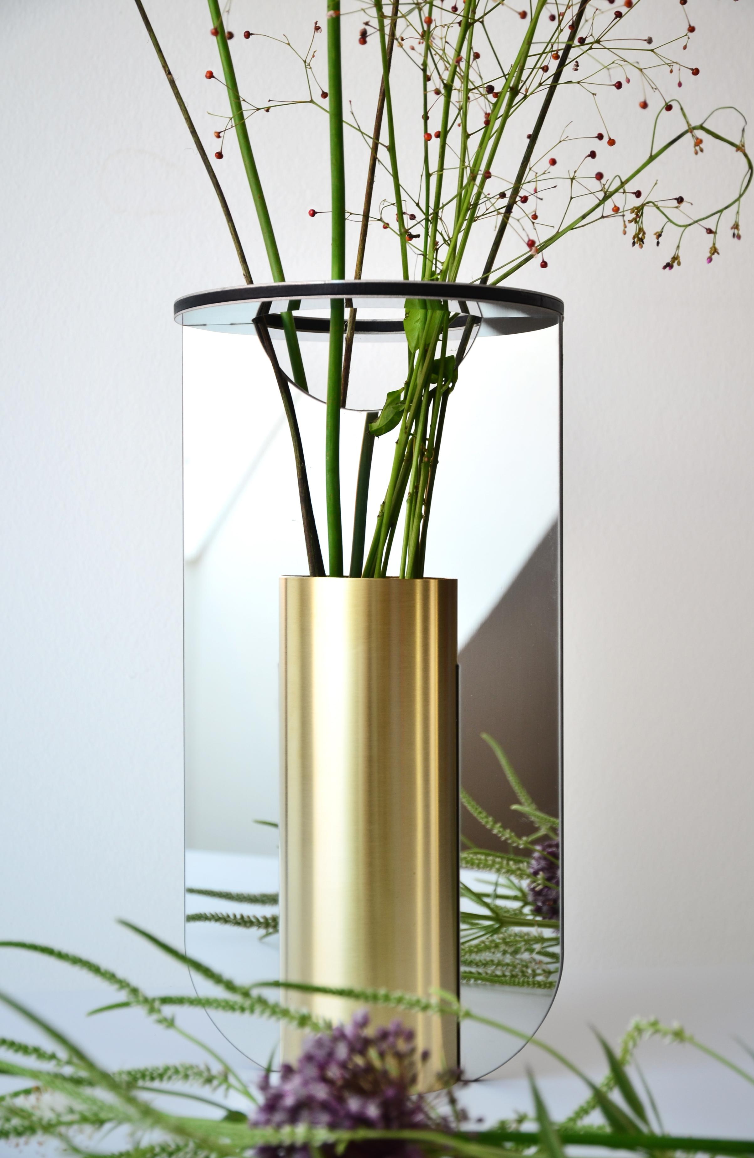 Italiano Vaso Saturnus Small di Atlas Project in vendita