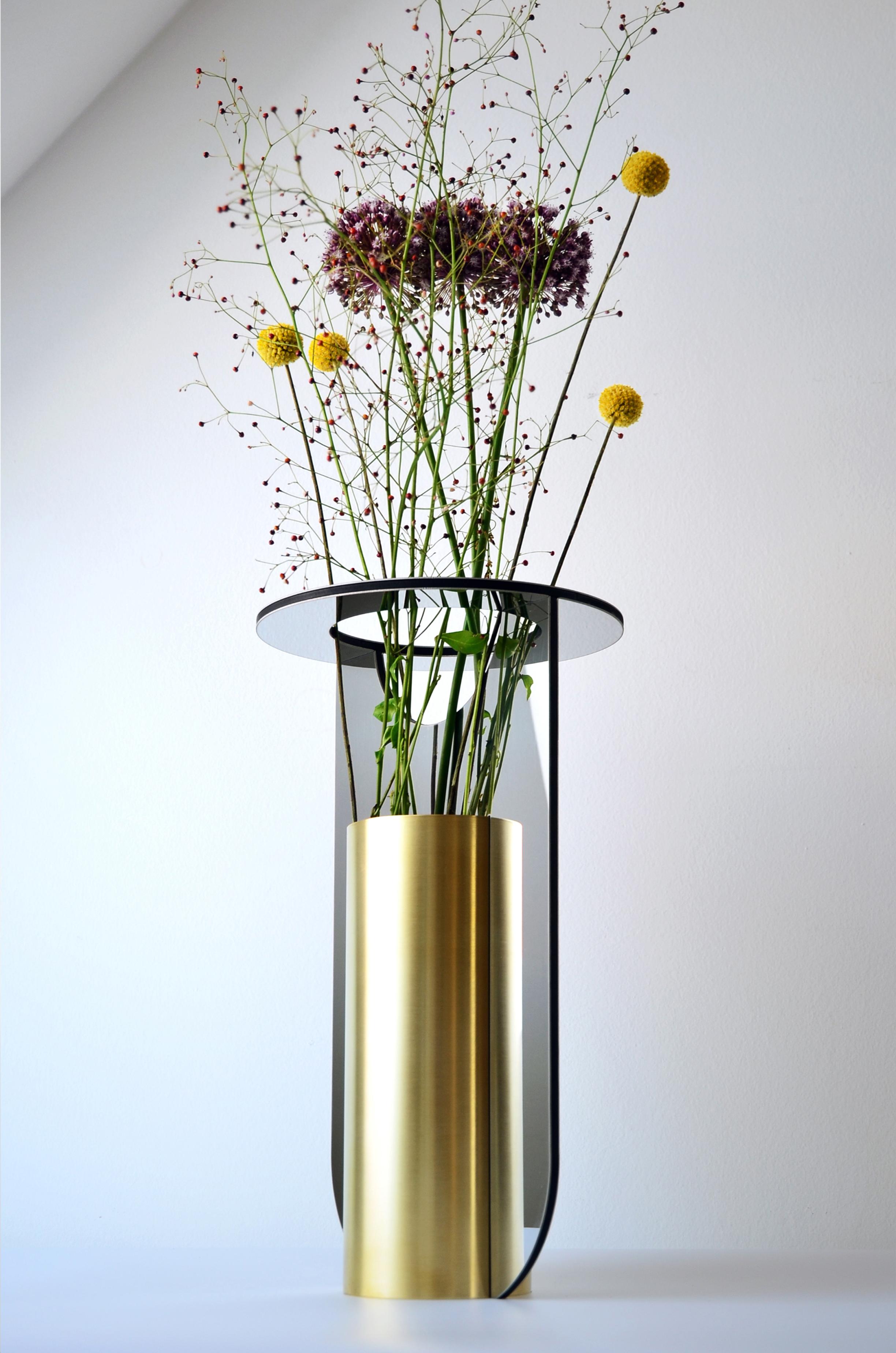 Italian Saturnus Vase Small by Atlasproject in vendita