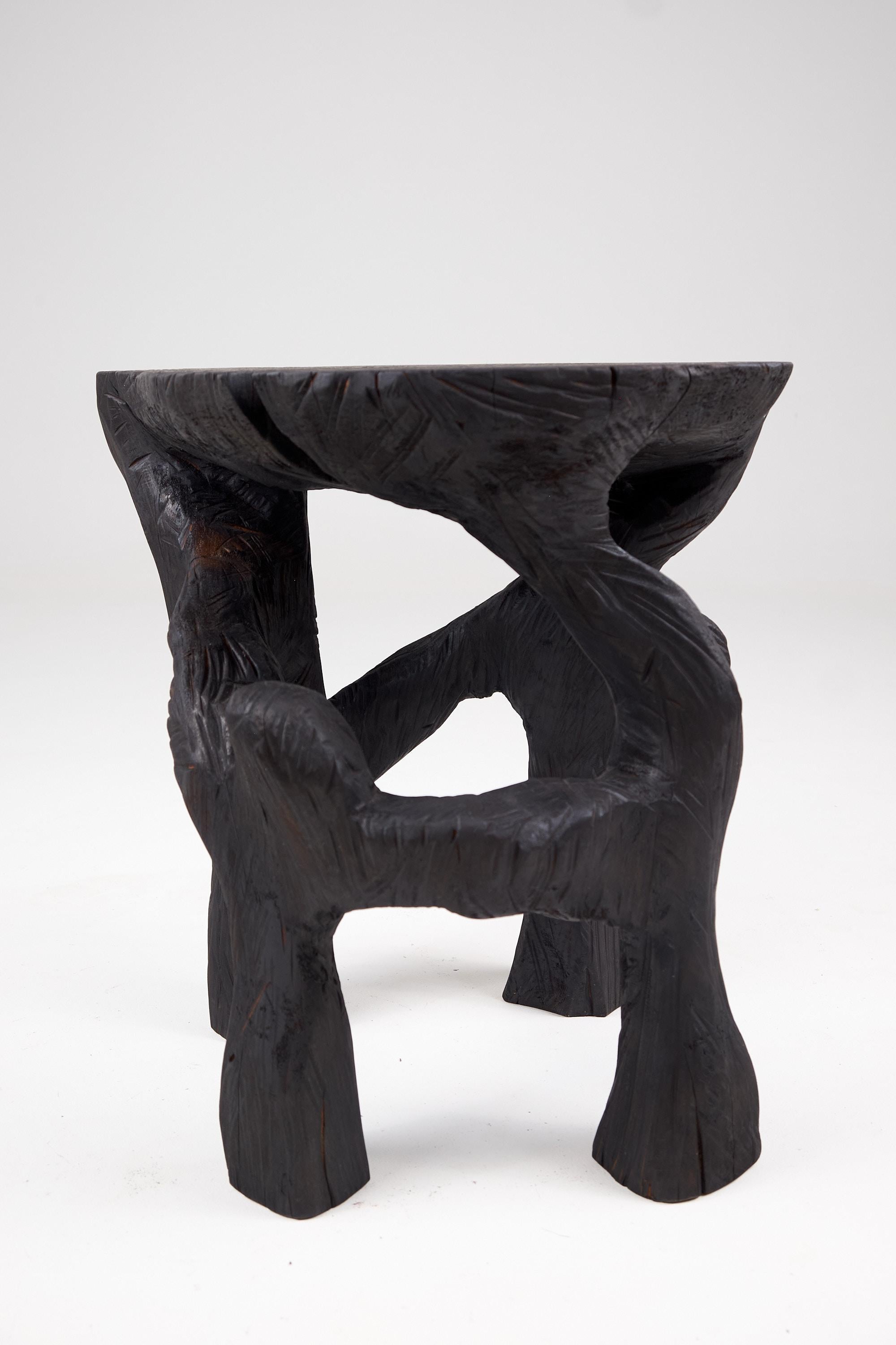 Satyrs, Massivholz-Skulptur, Beistelltisch Original Contemporary Design (21. Jahrhundert und zeitgenössisch) im Angebot