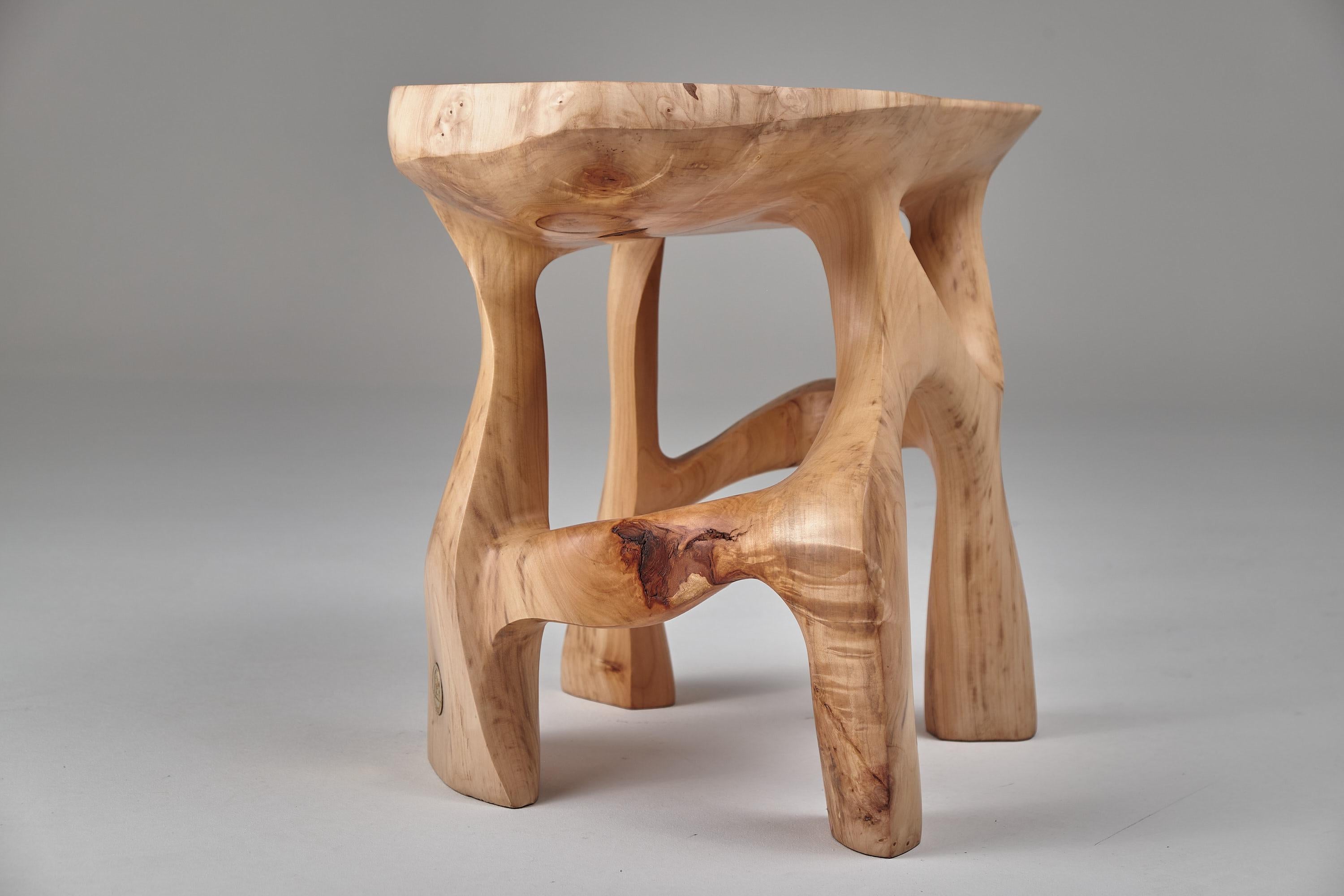 Satyres, table d'appoint sculpturale en bois massif, design contemporain original, Lognitur 3