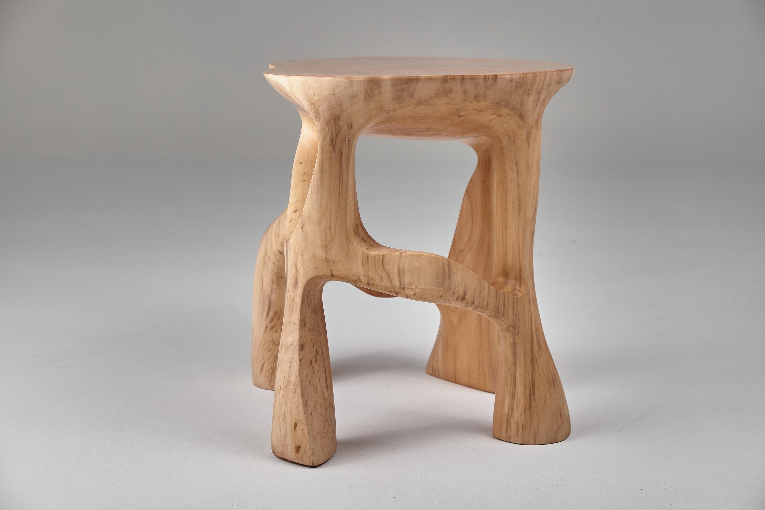 Satyres, table d'appoint sculpturale en bois massif, design contemporain original, Lognitur 9