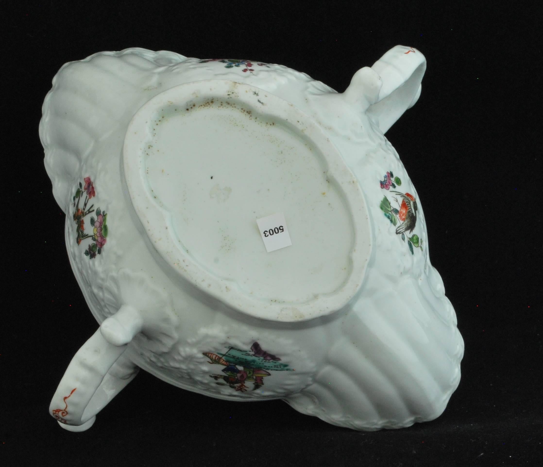 Sauce Boat, Double-Handled, Worcester, circa 1756 For Sale 3