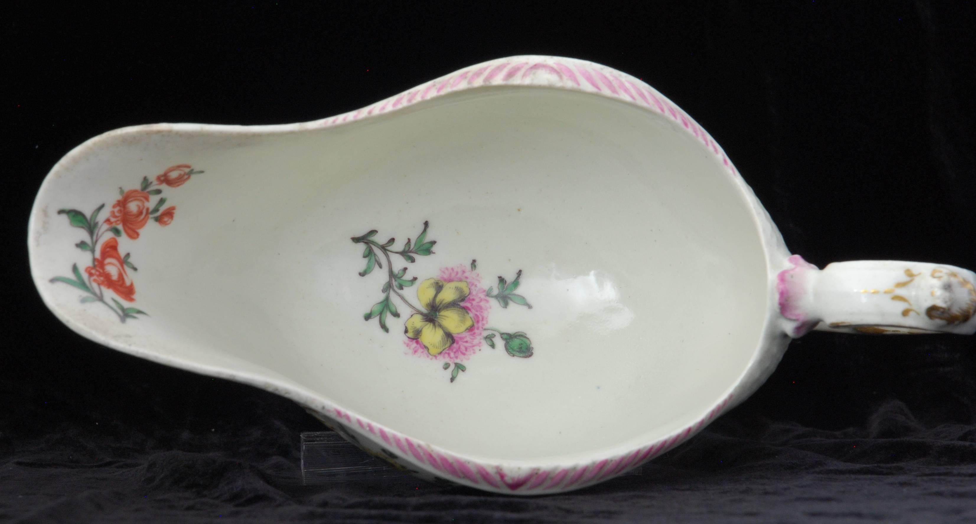 Sauce Boat, Ozier molded, Worcester & James Giles, circa 1762 In Excellent Condition In Melbourne, Victoria
