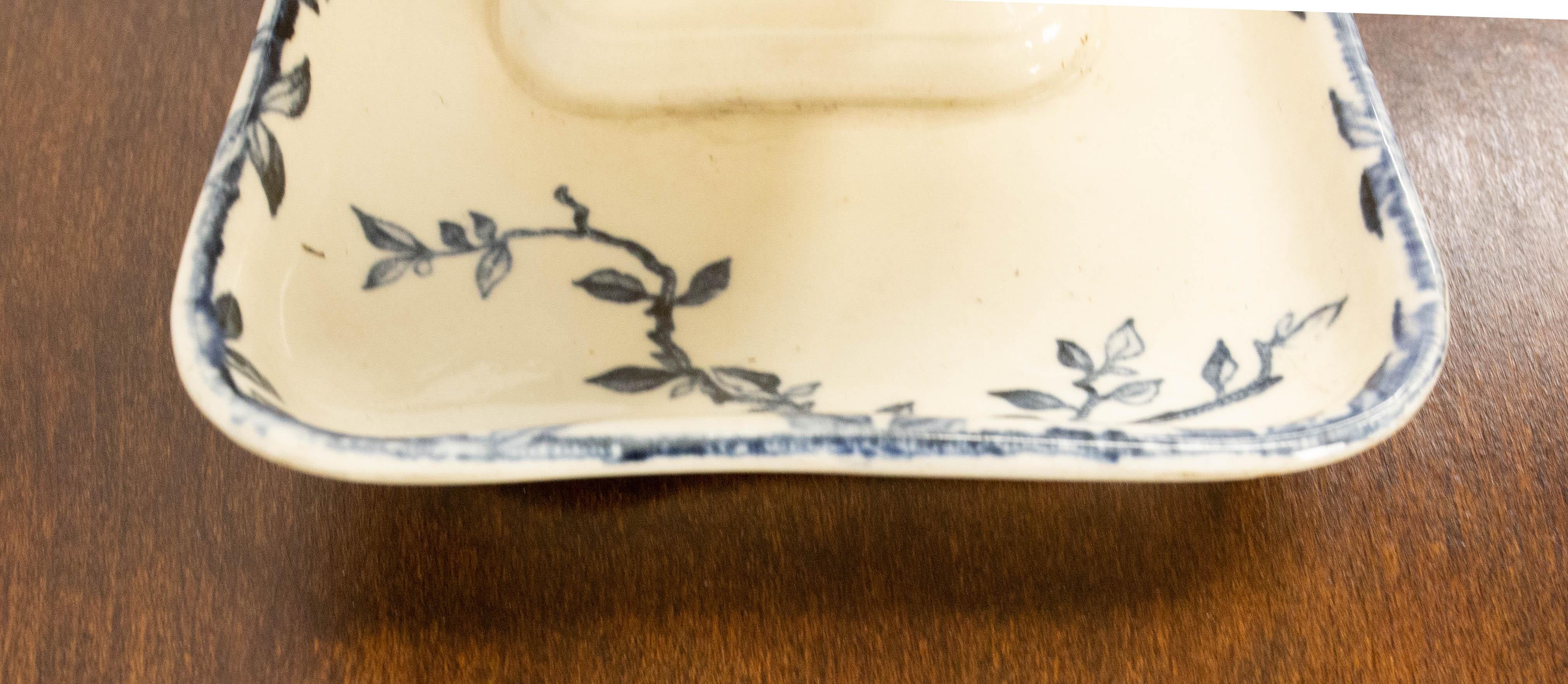 Sauceboat or Ceramic Gravy Boat French, Late 19th Century For Sale 3