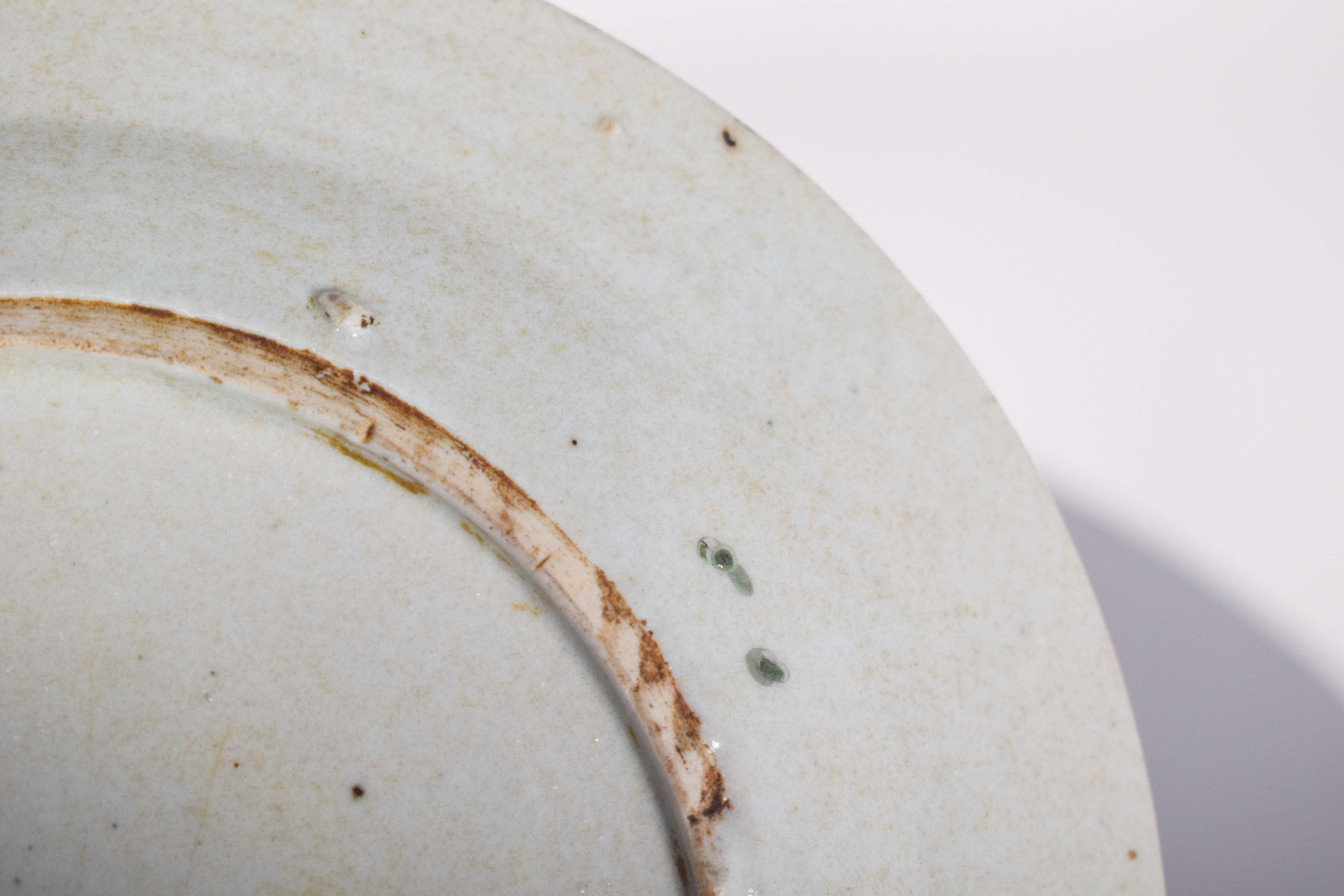 Saucer Made of Chinese Porcelain for Export In Good Condition For Sale In Lisboa, Lisboa