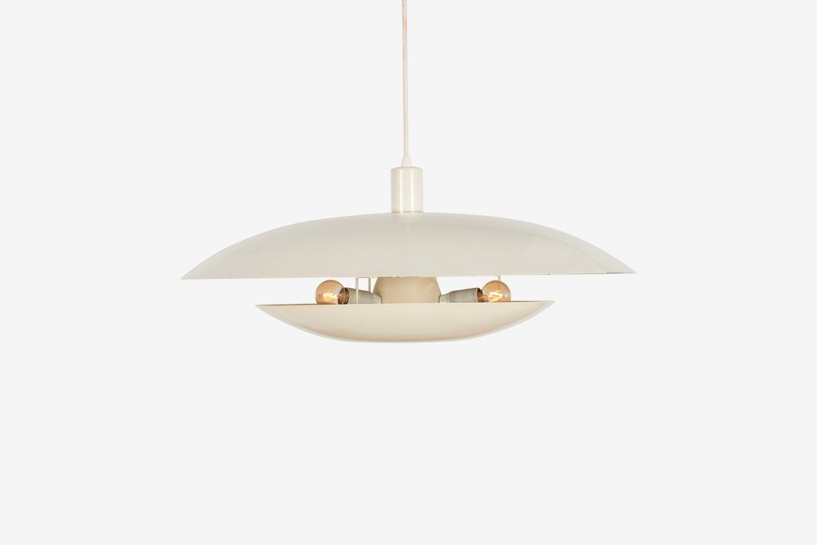 Saucer Pendant Lamp
20 foot Extra long cord
Dimensions:
24