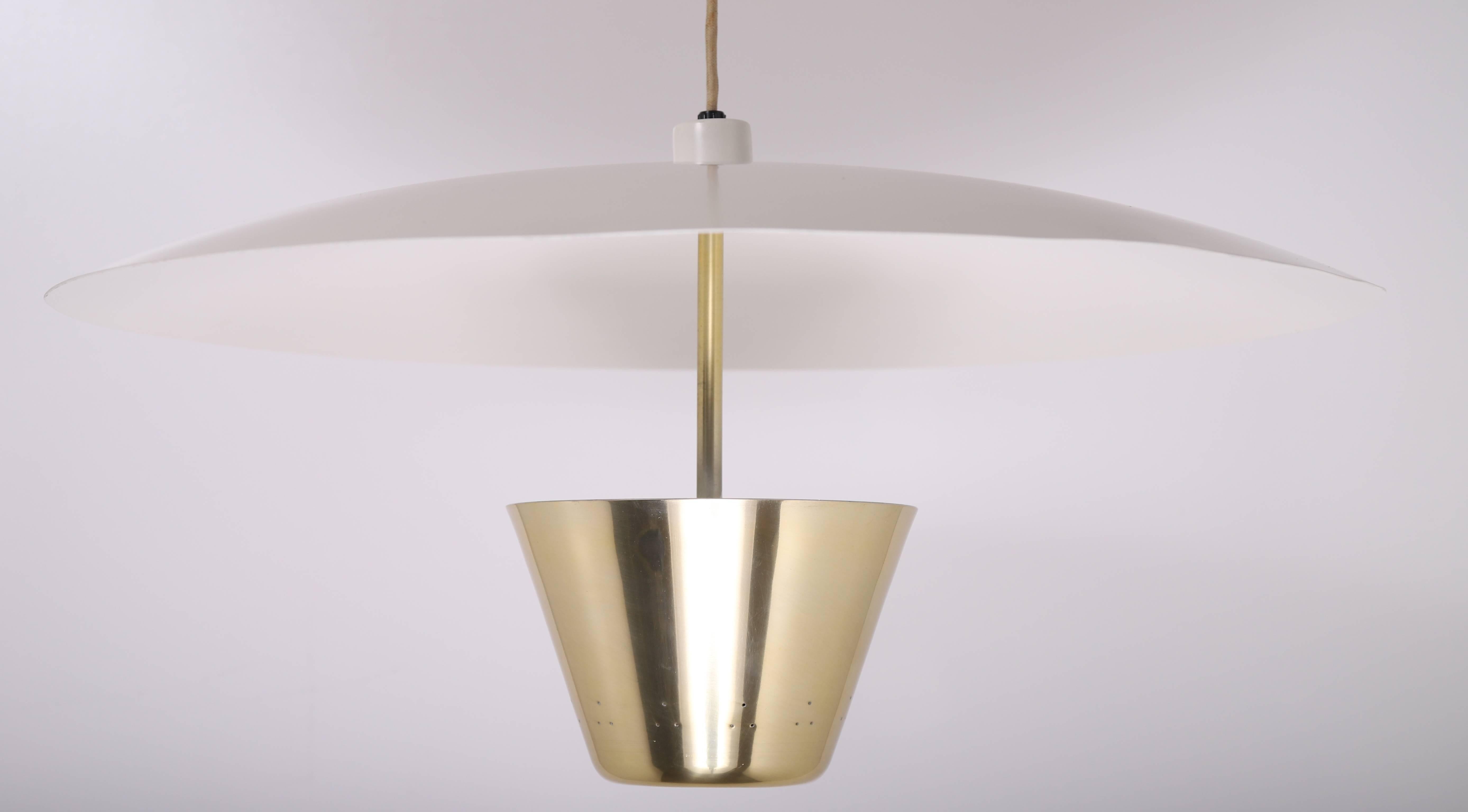Mid-20th Century Saucer Pendant Light by Edward Wormley for Lightolier