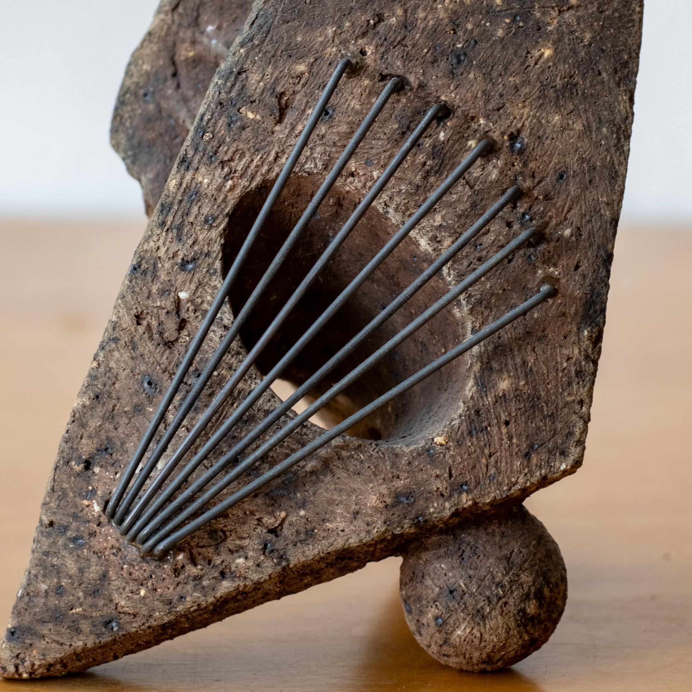 Saúl Moreno Scultura astratta modernista messicana in pietra e metallo in vendita 3