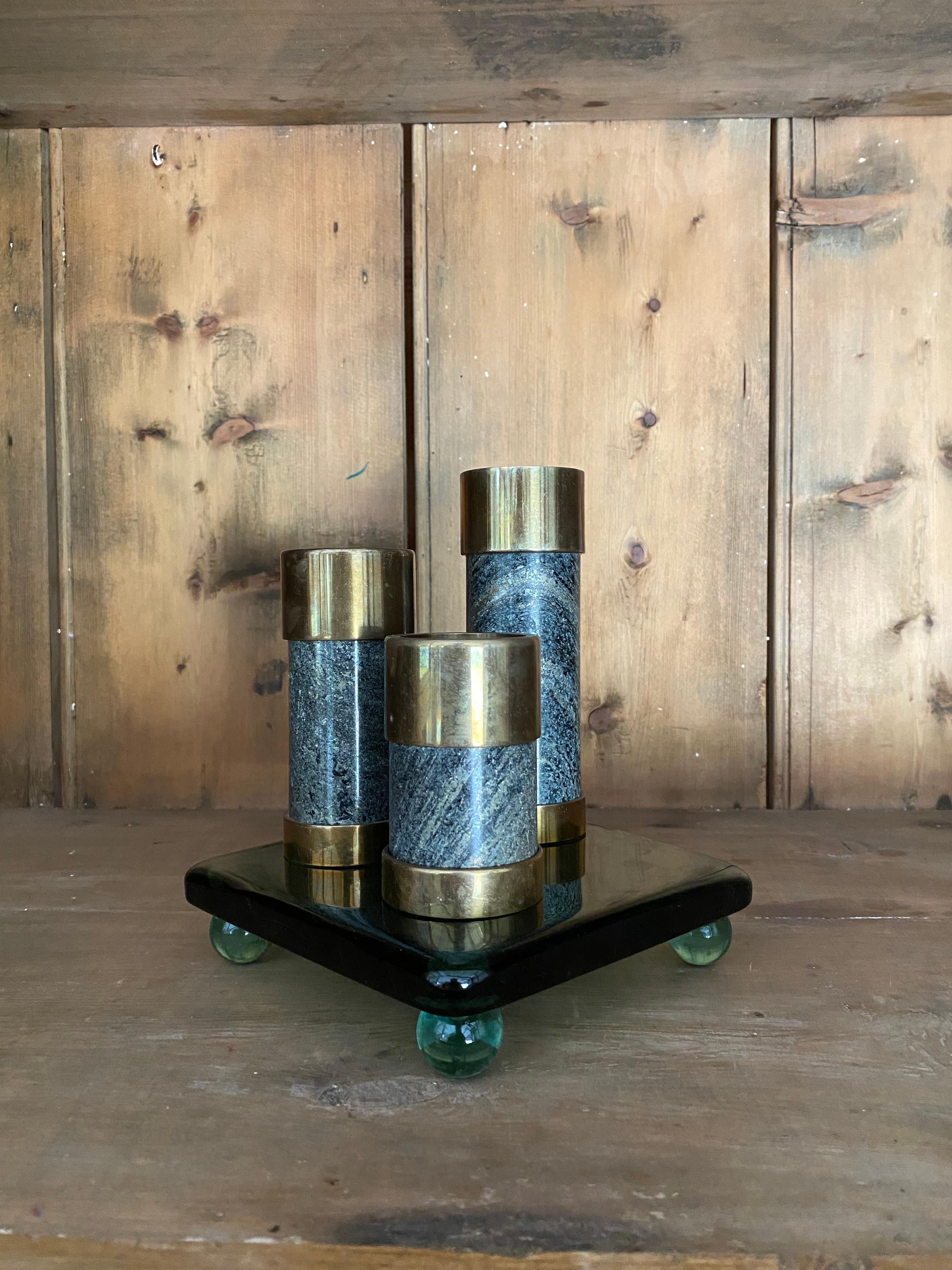 Minimaliste Saulo for Sulitjelma Stein og Metall Bougeoirs en pierre et bronze, lot de 3 en vente