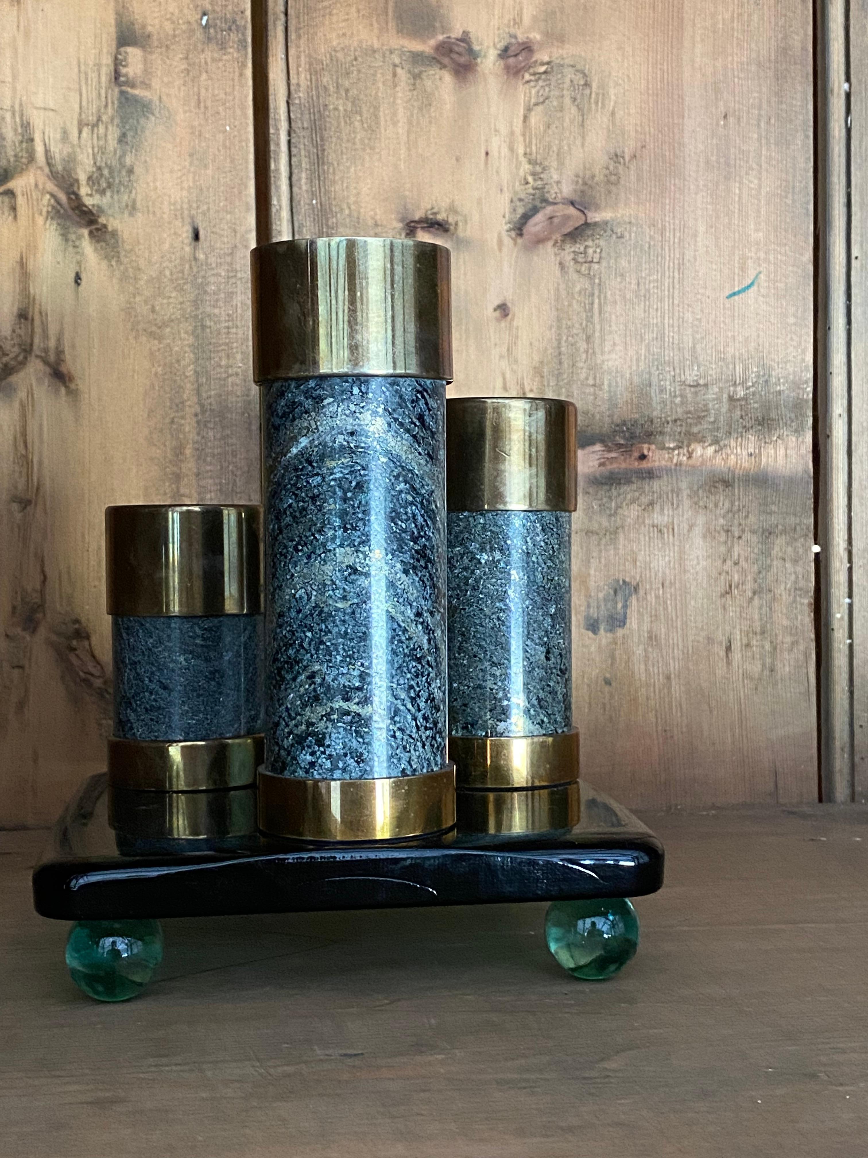 Sculpté Saulo for Sulitjelma Stein og Metall Bougeoirs en pierre et bronze, lot de 3 en vente