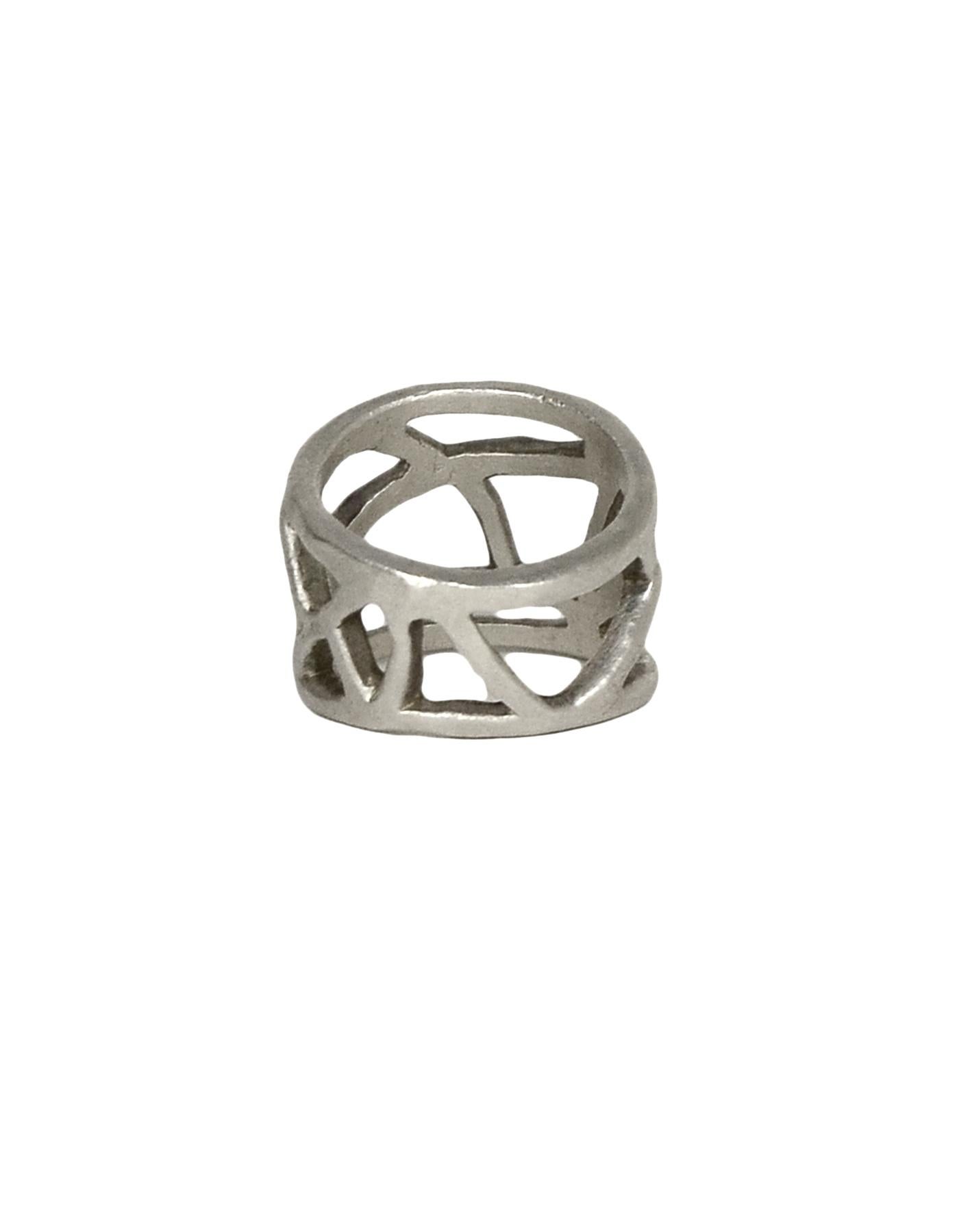 Saundra Messinger Sterling Silver Web Ring with Diamonds sz 6.5

Color: Silver
Materials: Sterling Silver
Hallmarks: 