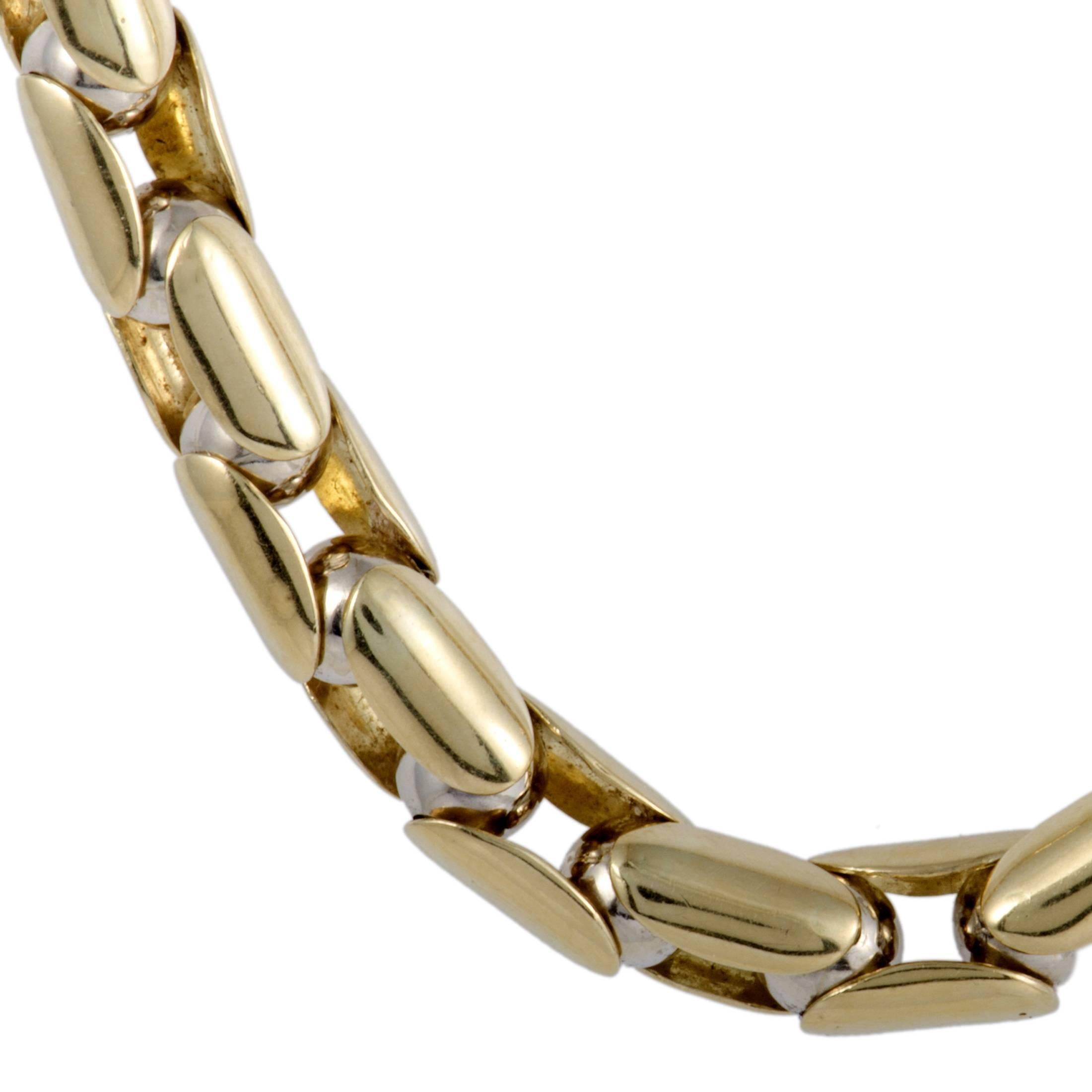 sauro gold chain