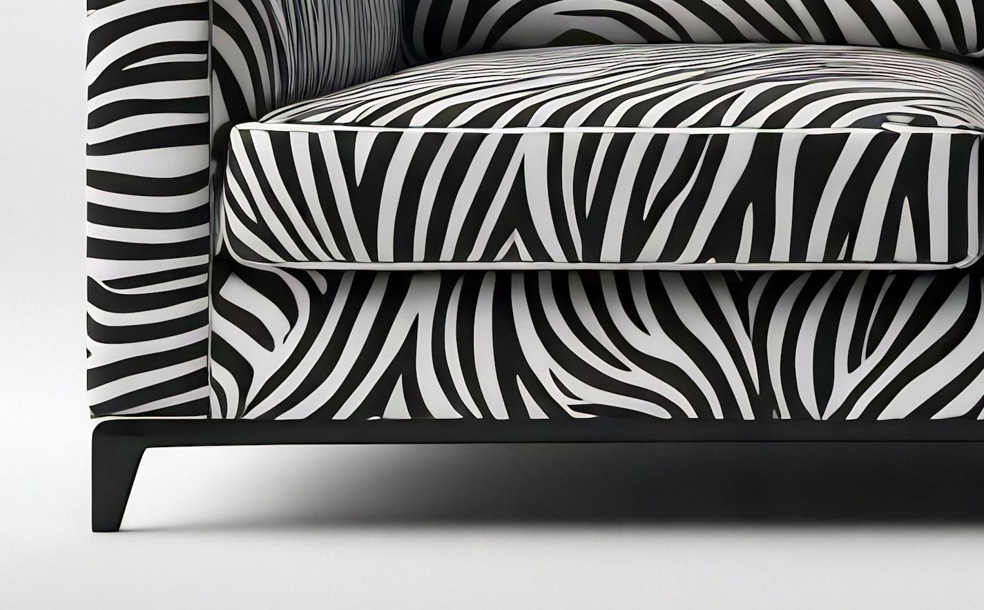 Savannah-Sofa mit weißem 3-Etagen-Sofa mit Tierdruck von Artisanal (21. Jahrhundert und zeitgenössisch) im Angebot
