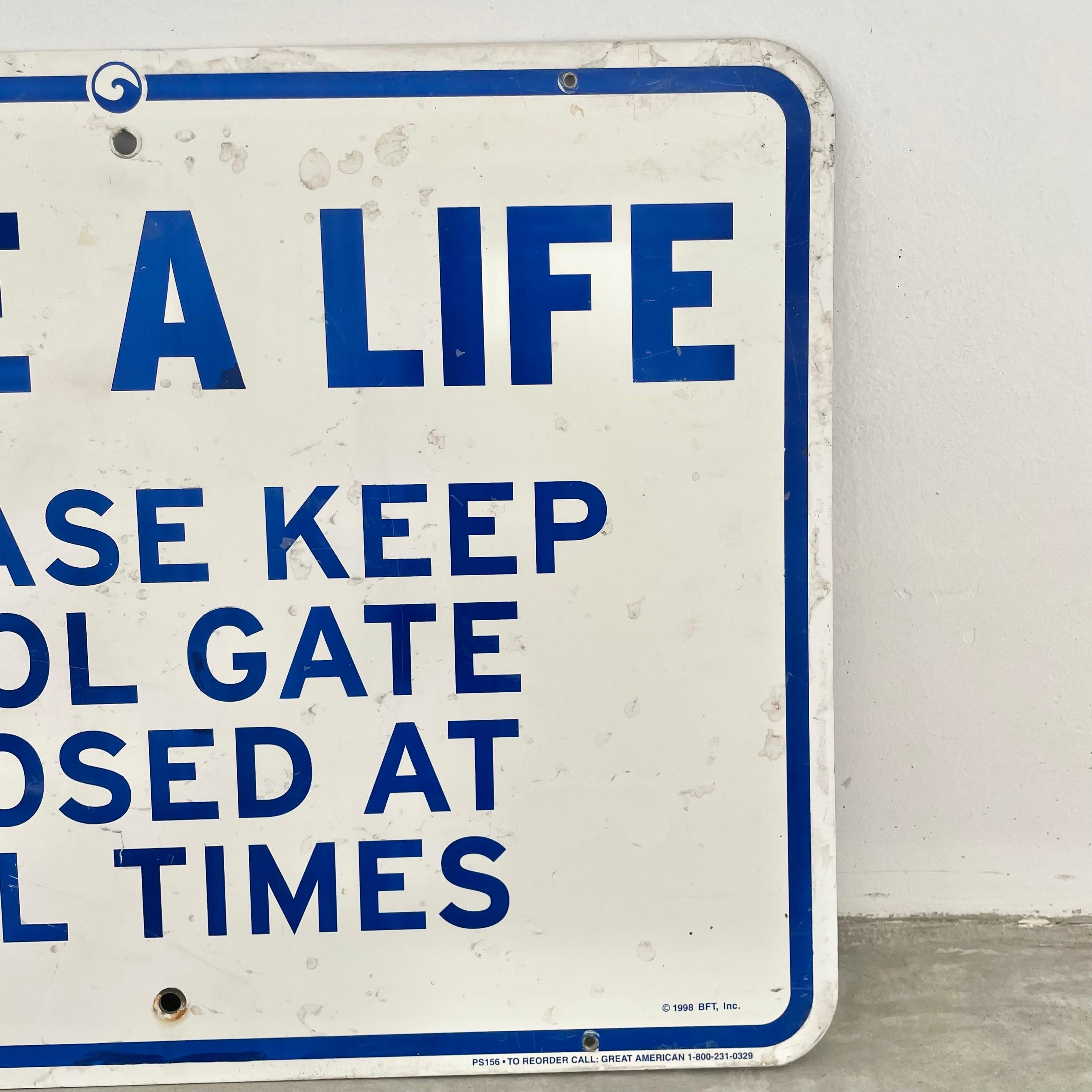 „Save a Life“ Poolschild, 1980er-Jahre, USA (Ende des 20. Jahrhunderts) im Angebot