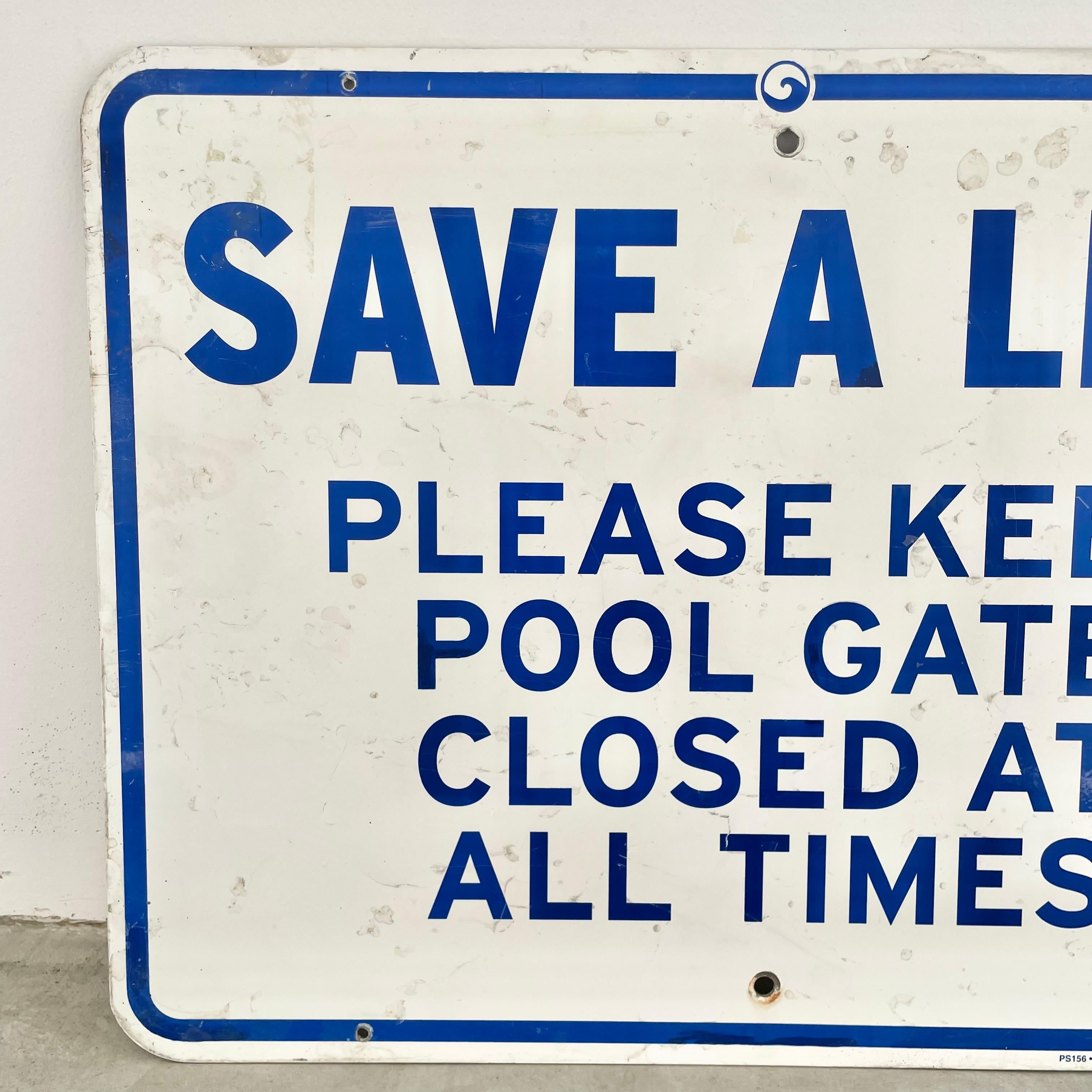„Save a Life“ Poolschild, 1980er-Jahre, USA (Metall) im Angebot