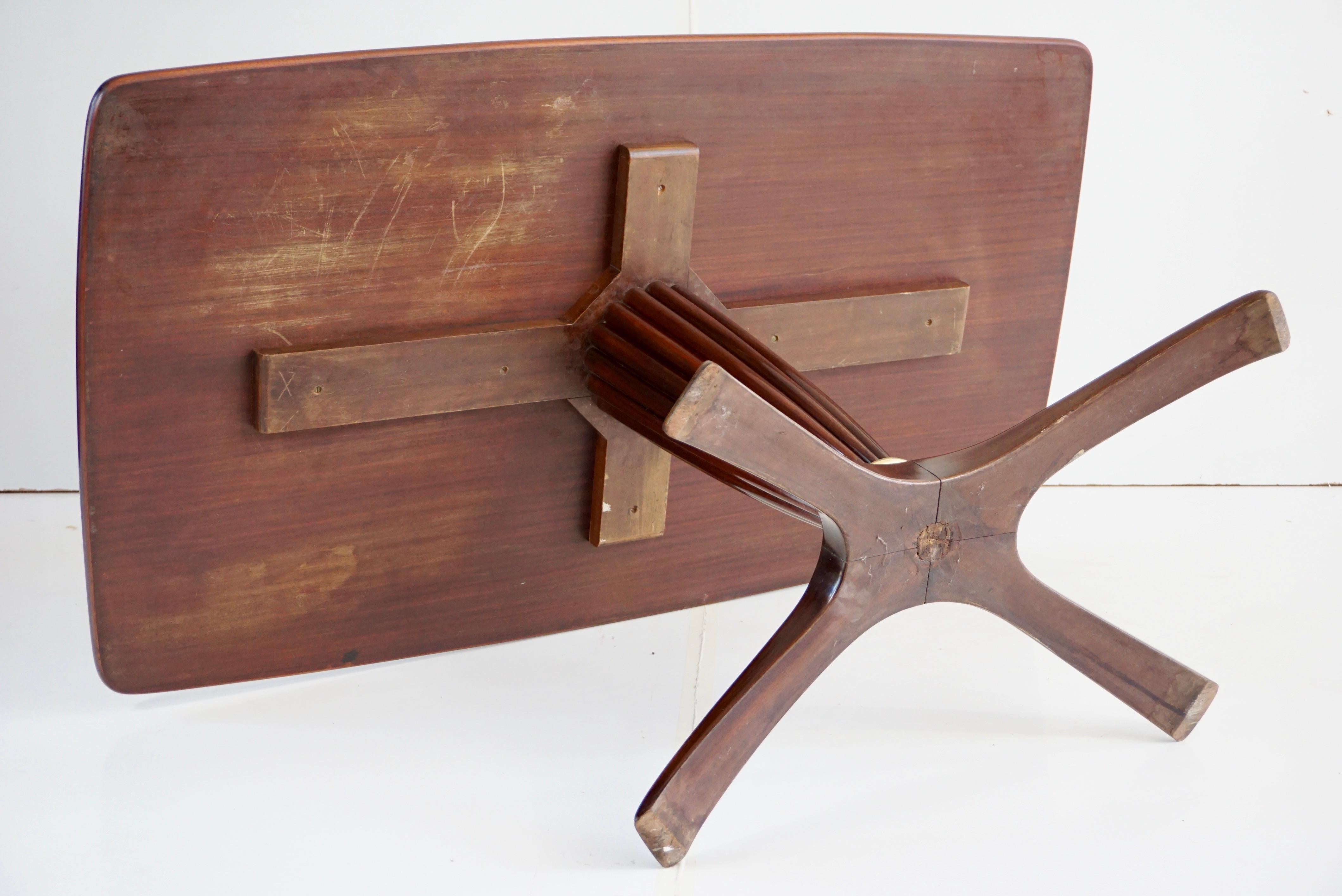 Table centrale ou console en bois de rose Saverio Jannace & Kovac, 1950 en vente 11