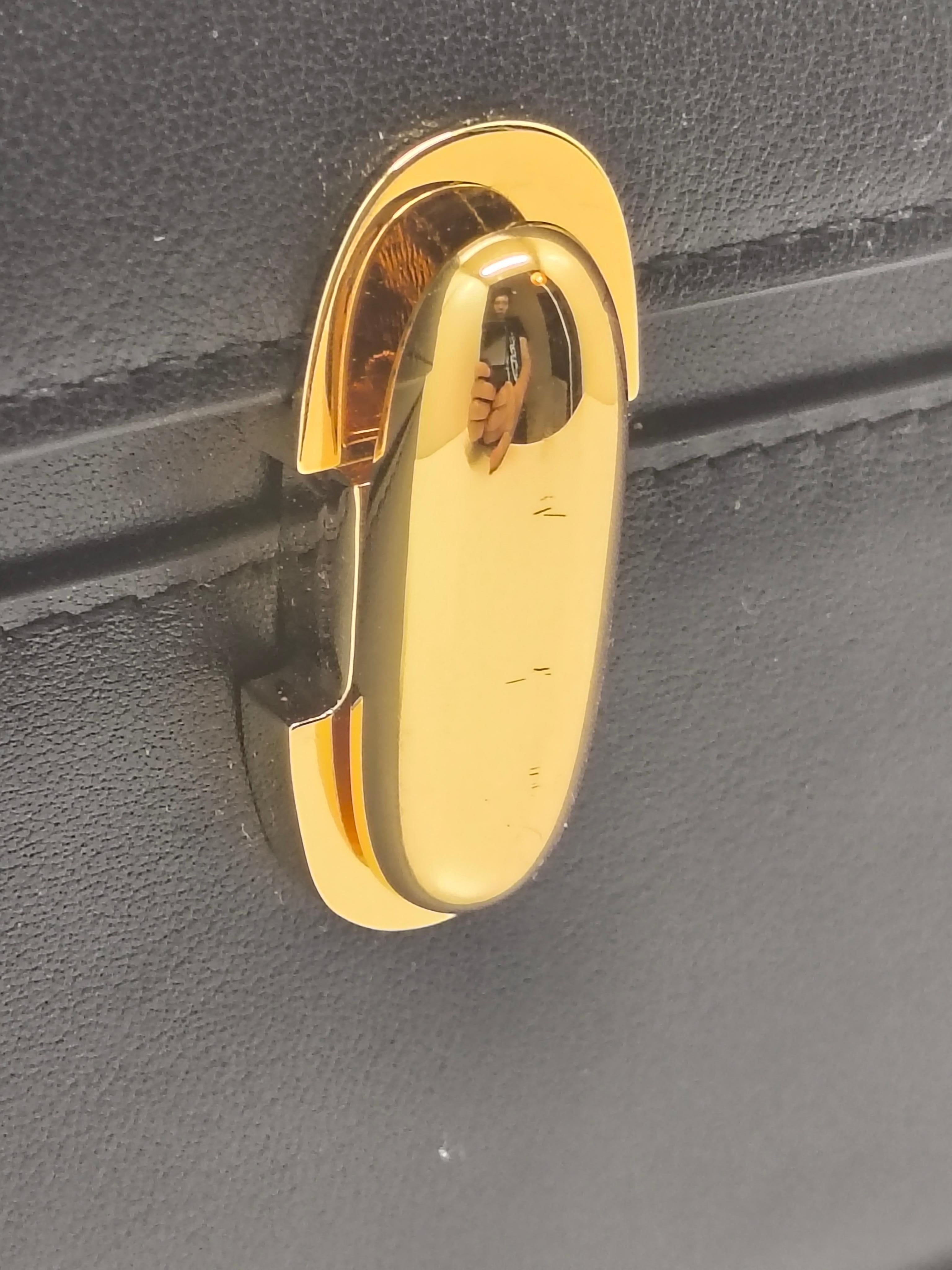 Nero Pochette Savette Symmetry in pelle nera con manico superiore in vendita