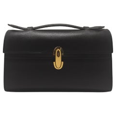 Pochette Savette Symmetry in pelle nera con manico superiore