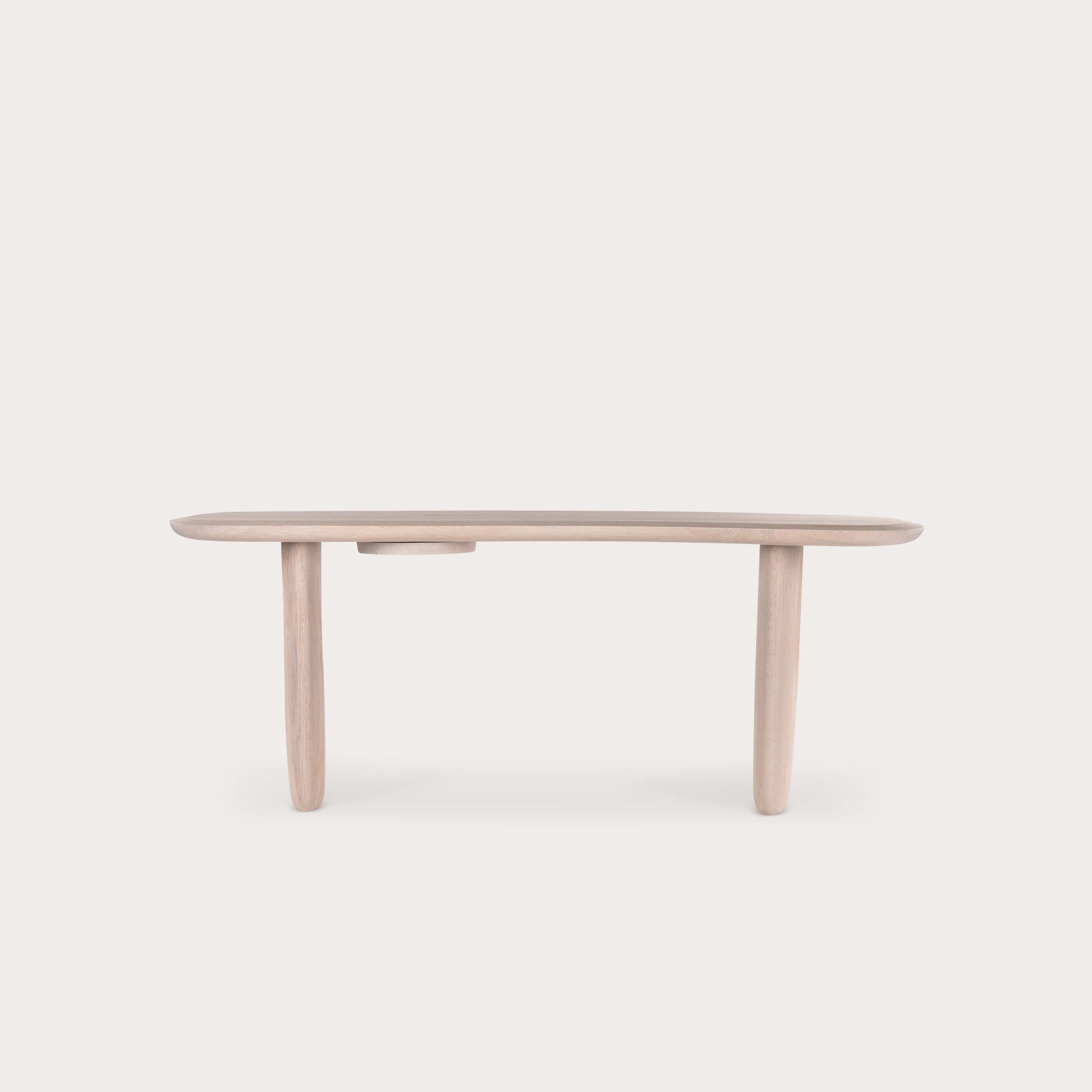 Savignyplatz-Schreibtisch von Sebastian Herkner aus massivem Eichenholz (21. Jahrhundert und zeitgenössisch) im Angebot