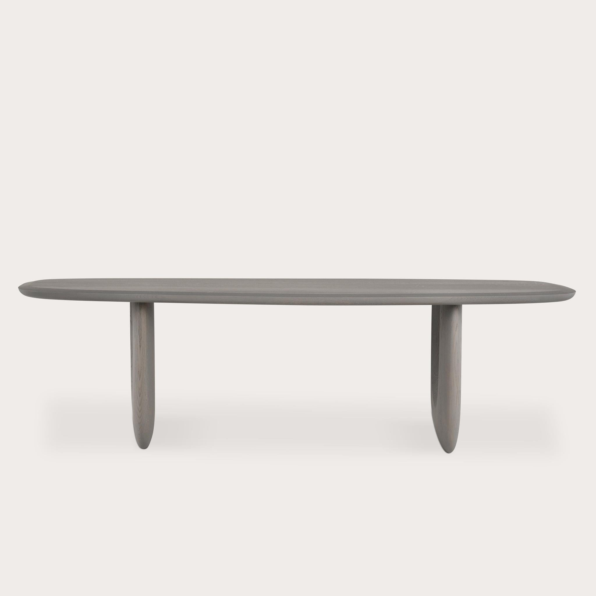 Savignyplatz Dining Table by Sebastian Herkner in Solid Oak Wood In New Condition For Sale In Toronto, ON