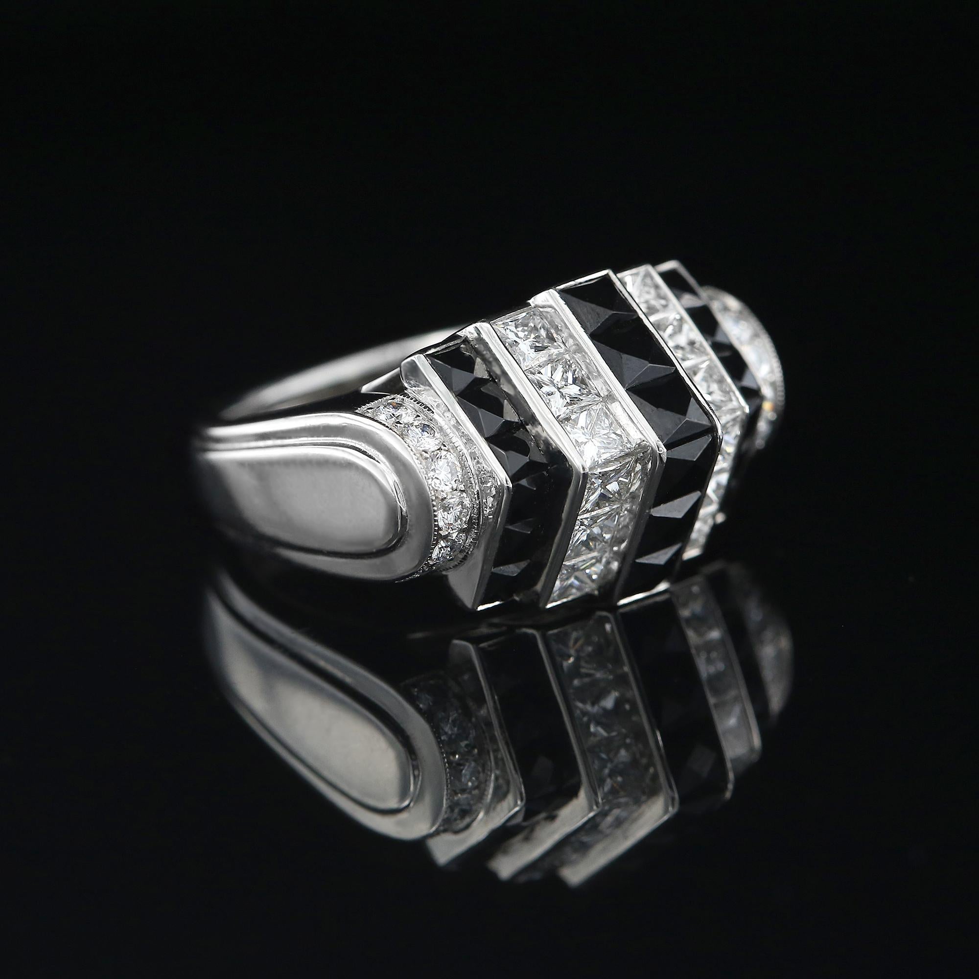 Savoir-Faire Onyx and Diamond Cocktail Ring in Platinum In New Condition For Sale In ADELAIDE, SA