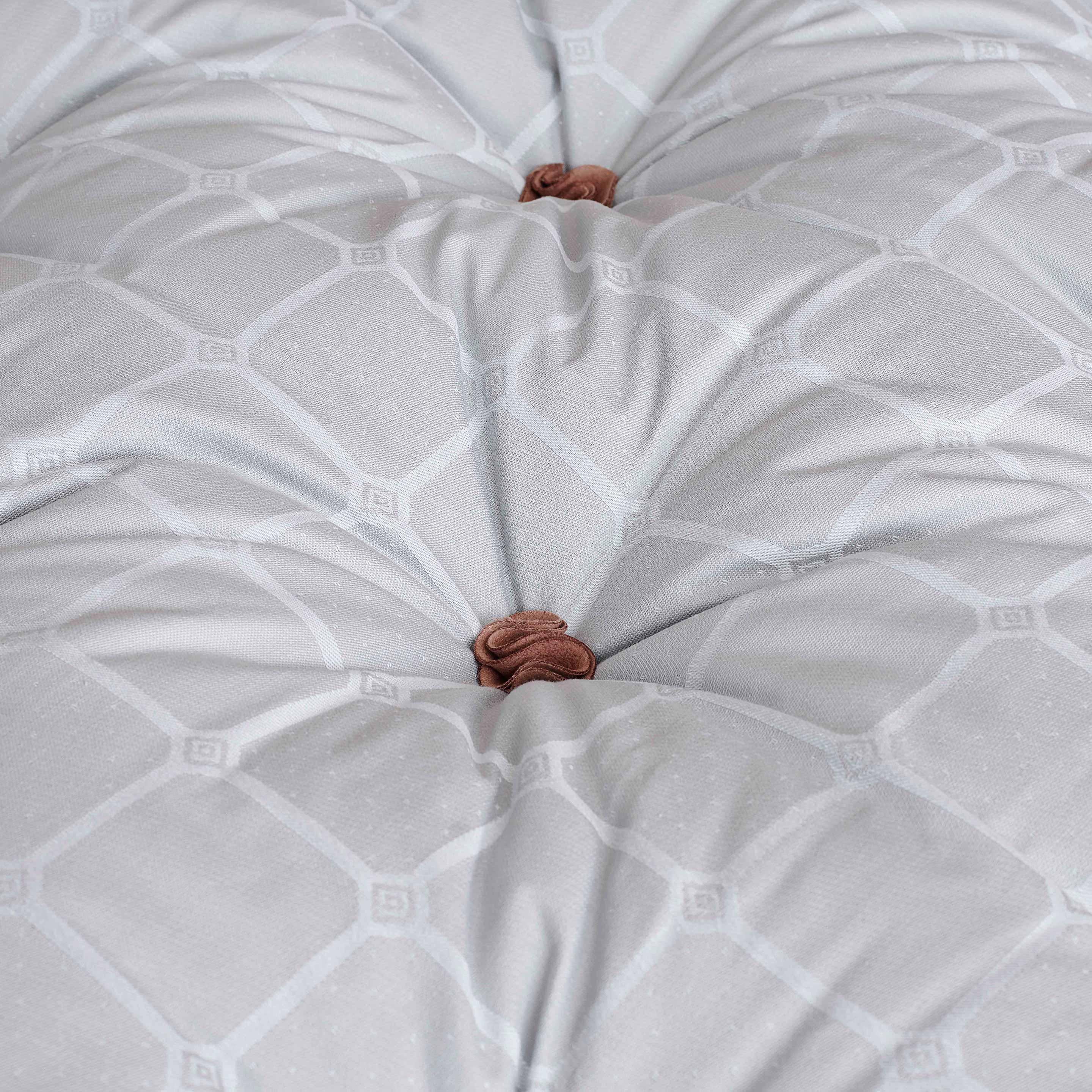 Contemporary Savoir Felix Headboard with Jan van de Cappelle’s Art & Nº4 Bed Set, Queen Size For Sale