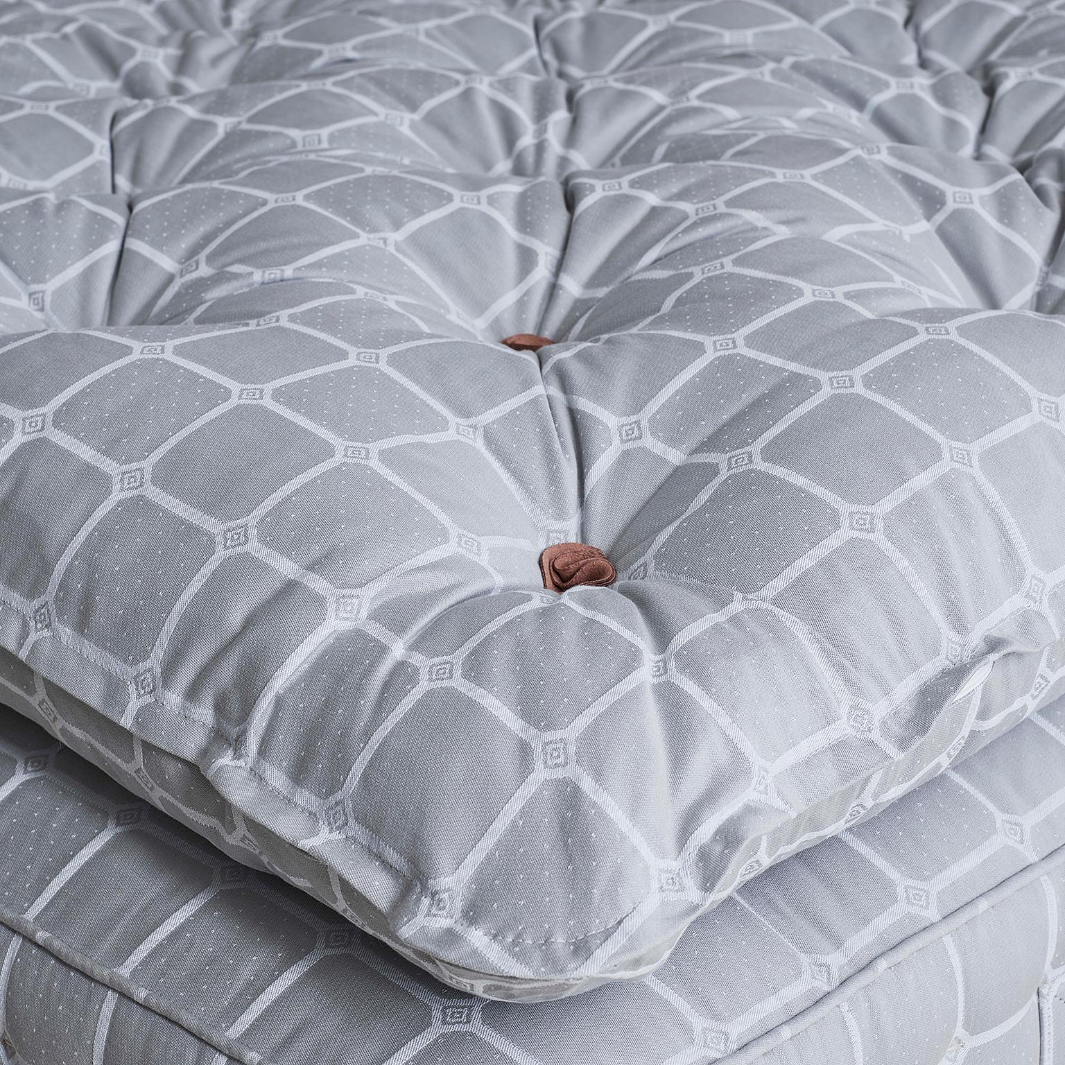 British Savoir Harlech Headboard & Nº4 Bed Set, Made to Order, California King Size For Sale