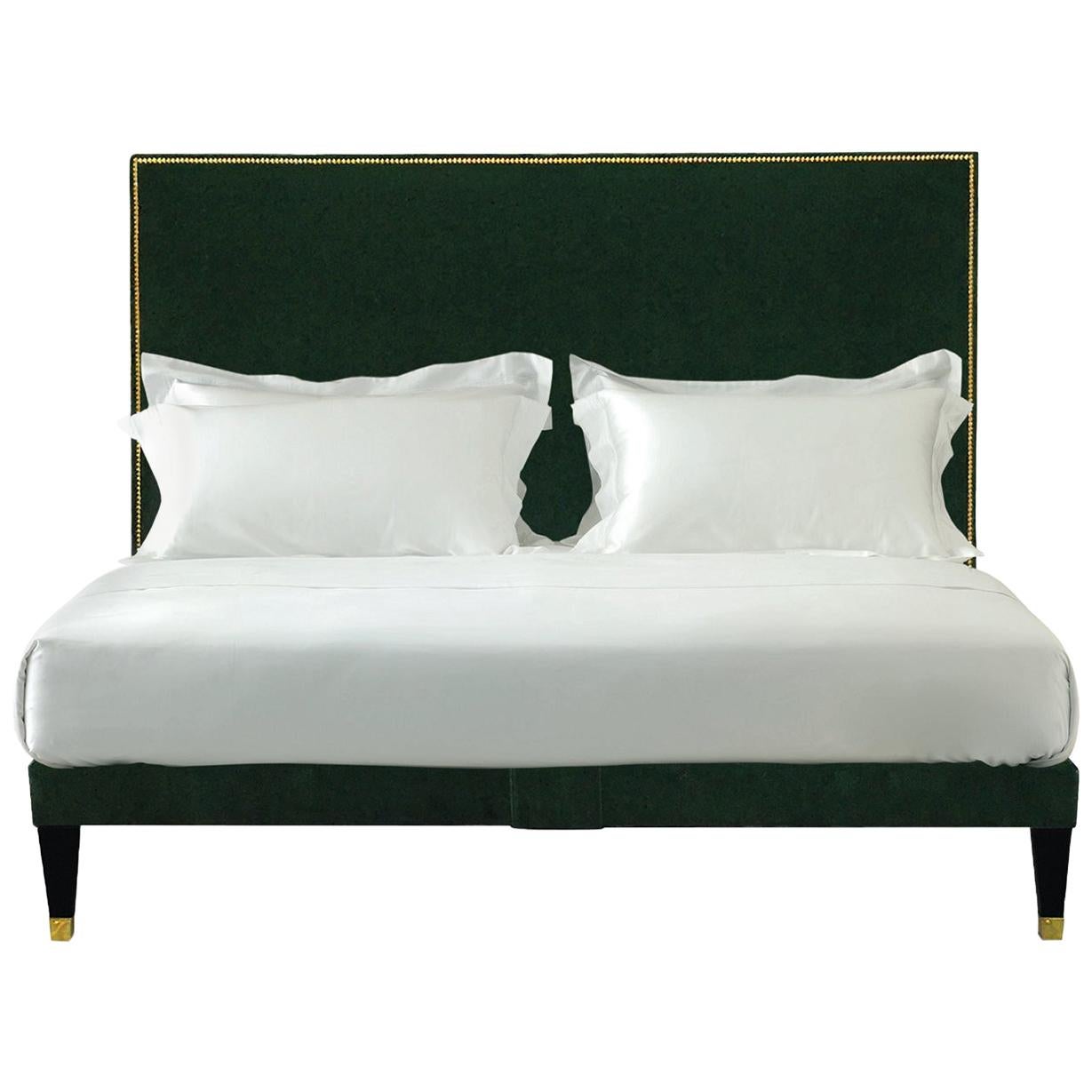 Savoir Harlech Bed in Hunter Green Velvet with Brass Nailing, US Queen Size For Sale