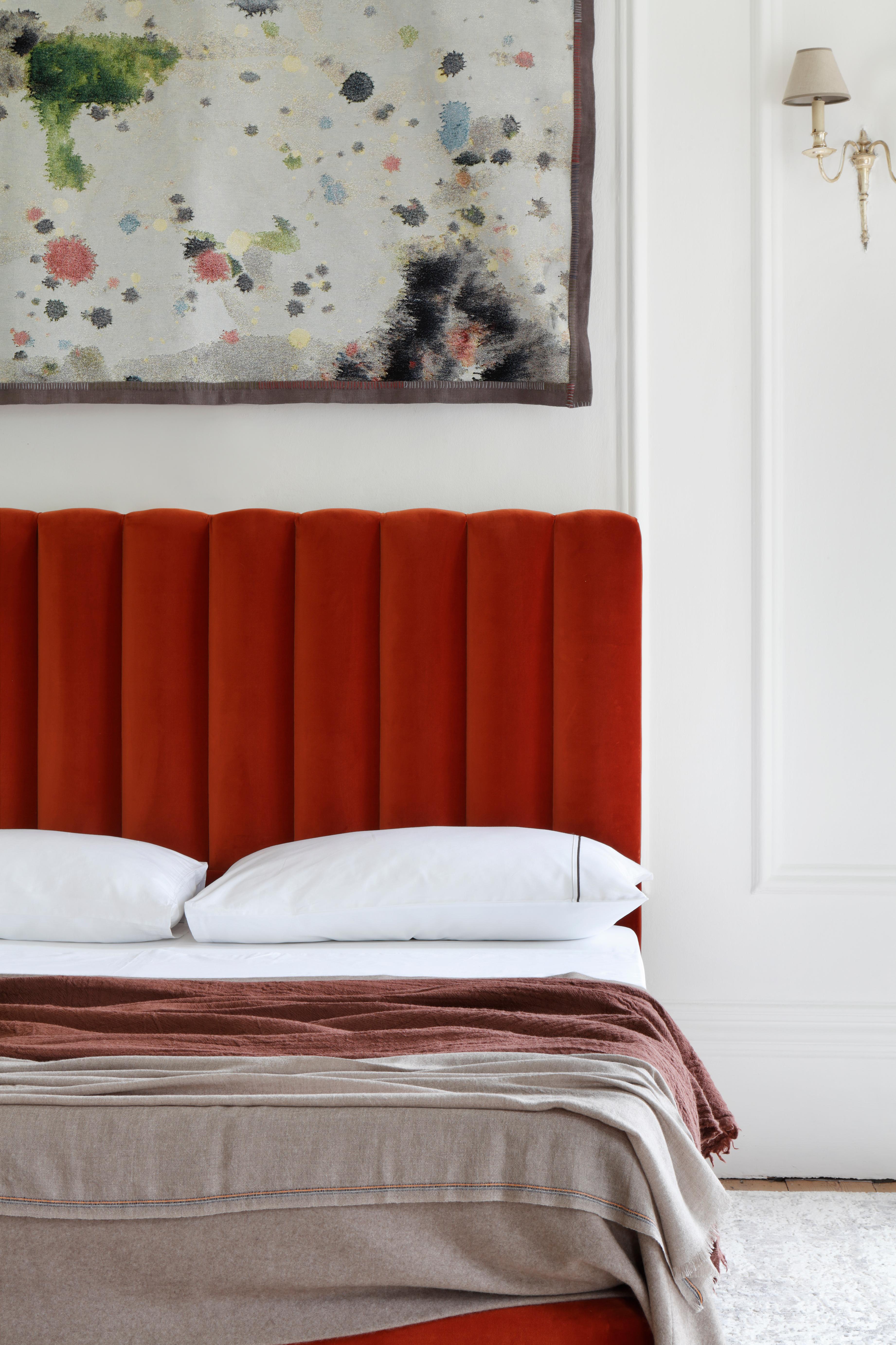 Modern Savoir Hudson & Nº5 Bed Set, Handmade to Order, US California King Size For Sale