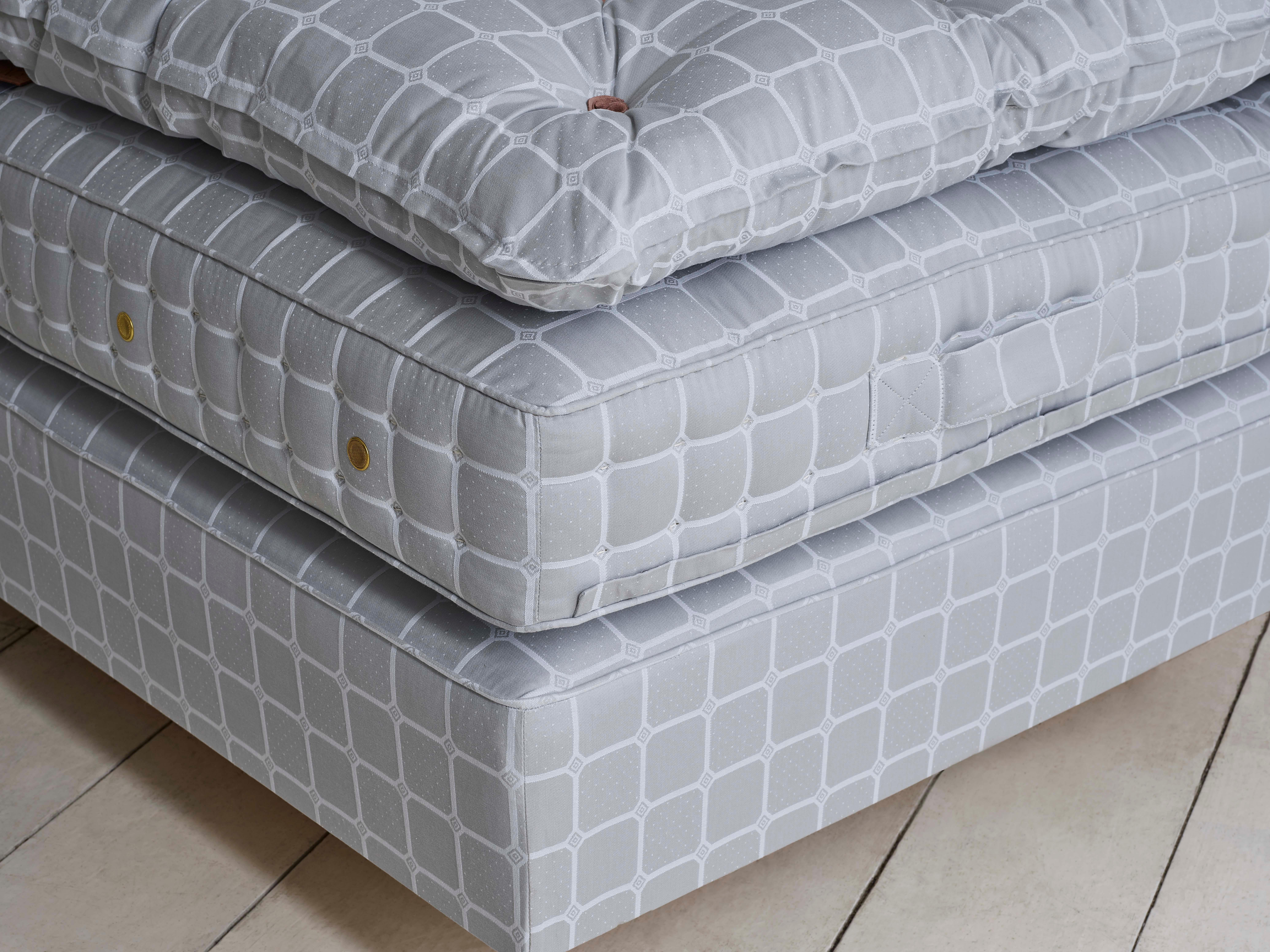 Contemporary Savoir Louis & Nº2 Bed Set, Handmade in London, Queen Size For Sale