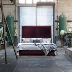 Handmade Savoir Max Bed in Velvet with a Horsehair Fabric Border, US King Size