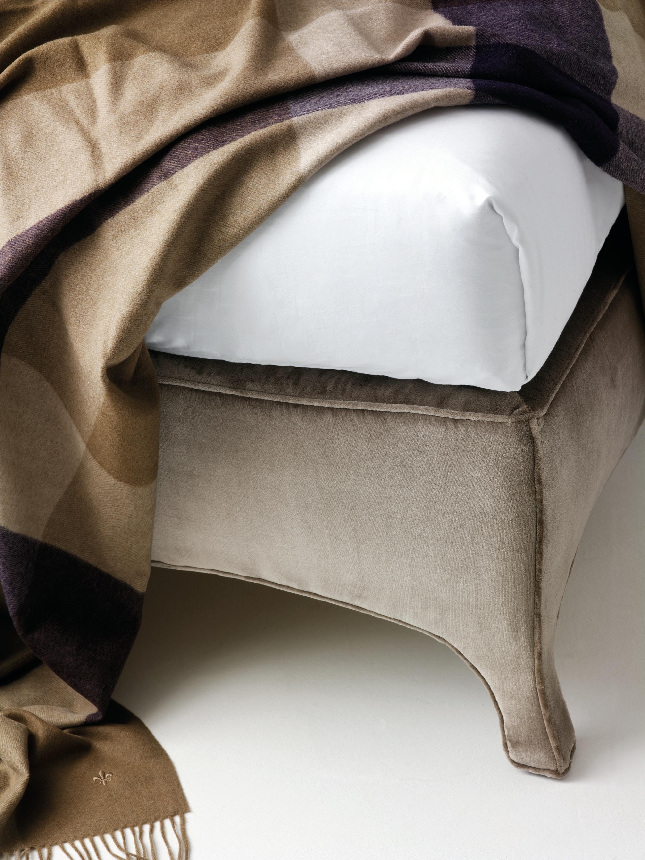 Contemporary Savoir Penelope Headboard & Nº2 Bed Set, Made to Order, US California King Size For Sale
