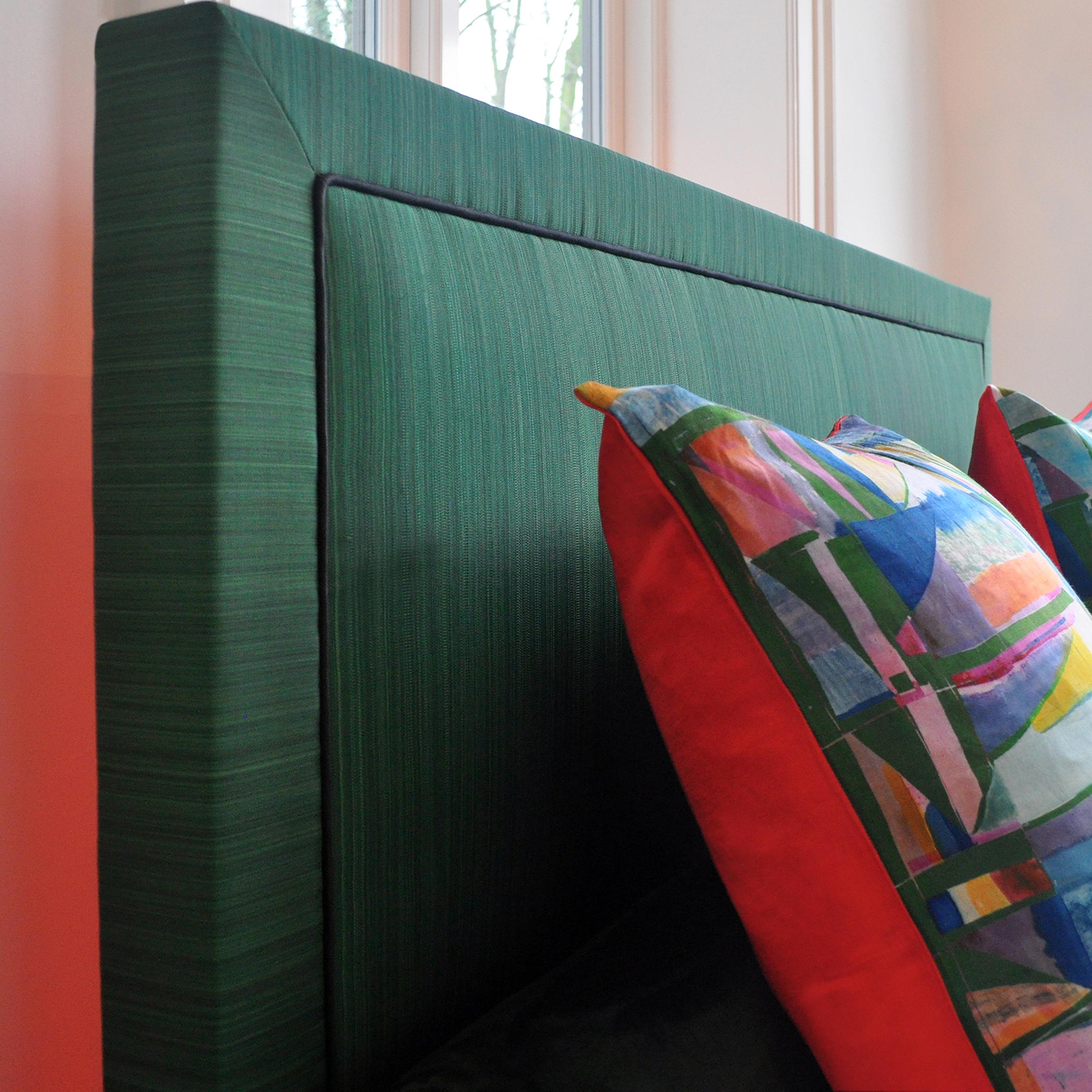British Savoir Virginia Headboard & Nº4 Bed Set, Handmade to Order, Queen Size For Sale