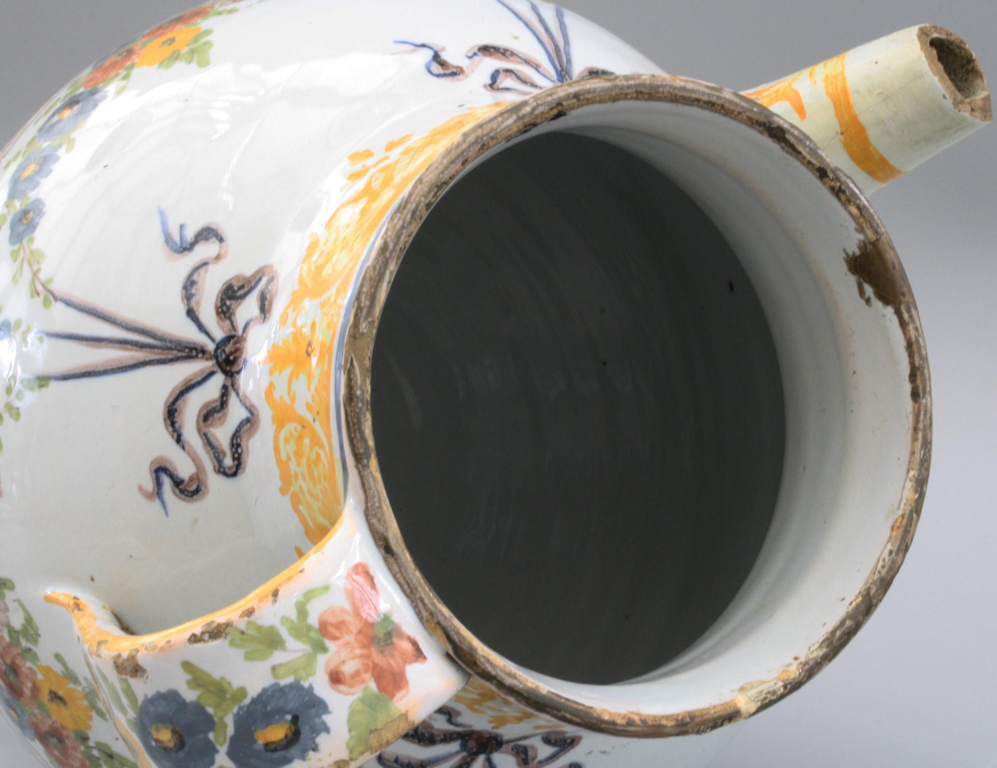 Hand-Painted Savona Italian Tin Glazed Polychrome Painted Pottery Syrup Jar For Sale