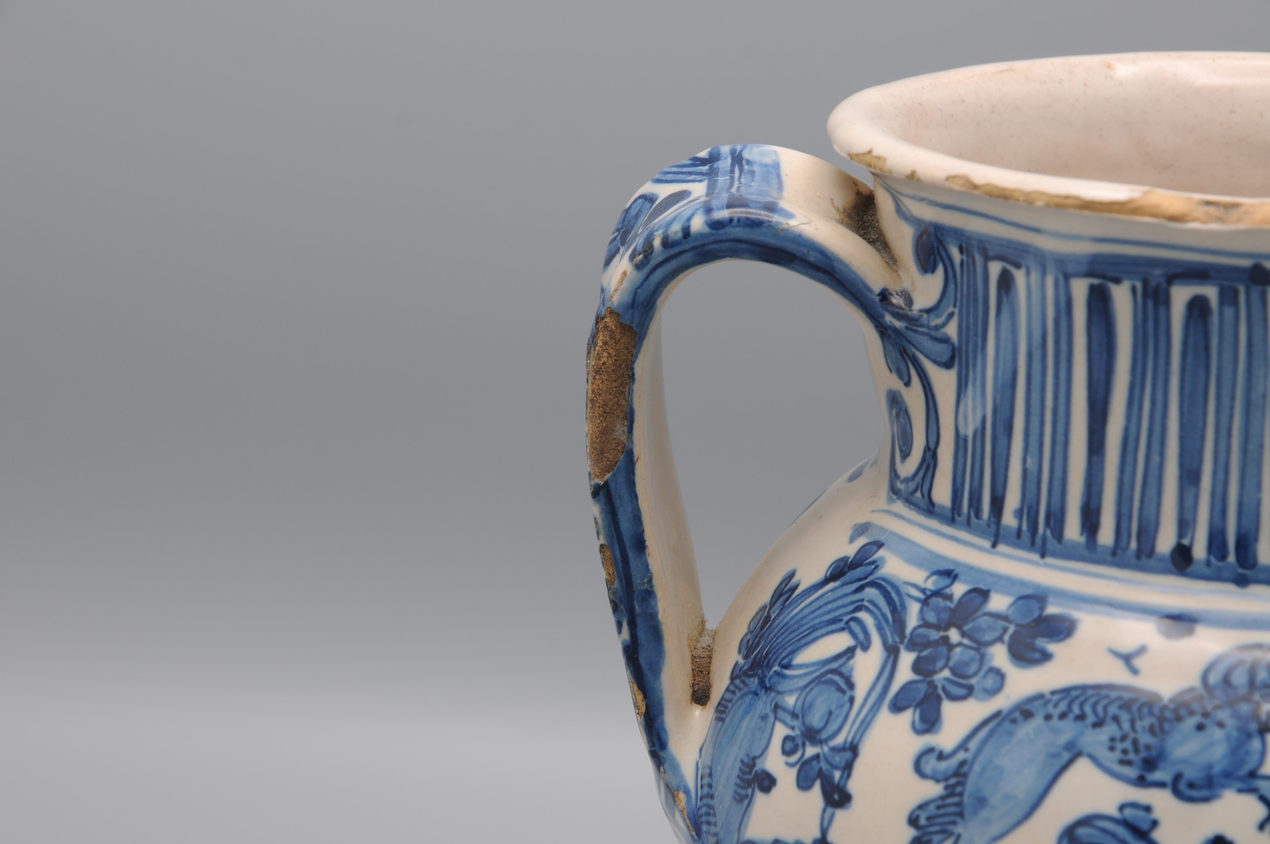 Savona - Maiolica Apothekergefäß / Weiches Drogengefäß -  17. Jahrhundert (Tonware) im Angebot