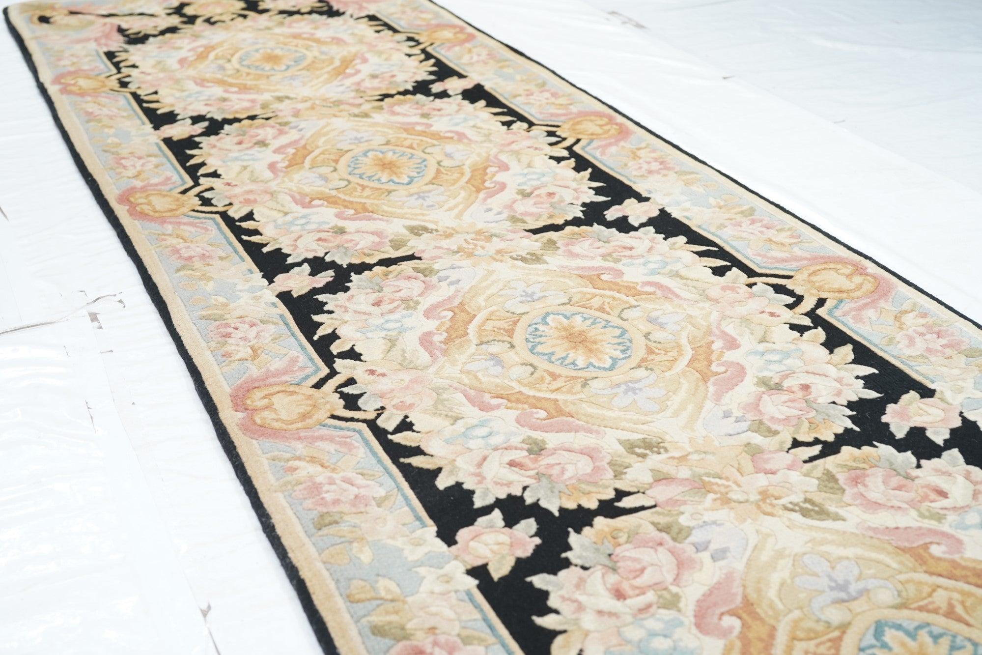 Savonnerie Runner 2'6'' x 10'0'' In condizioni Nuovo in vendita a New York, NY