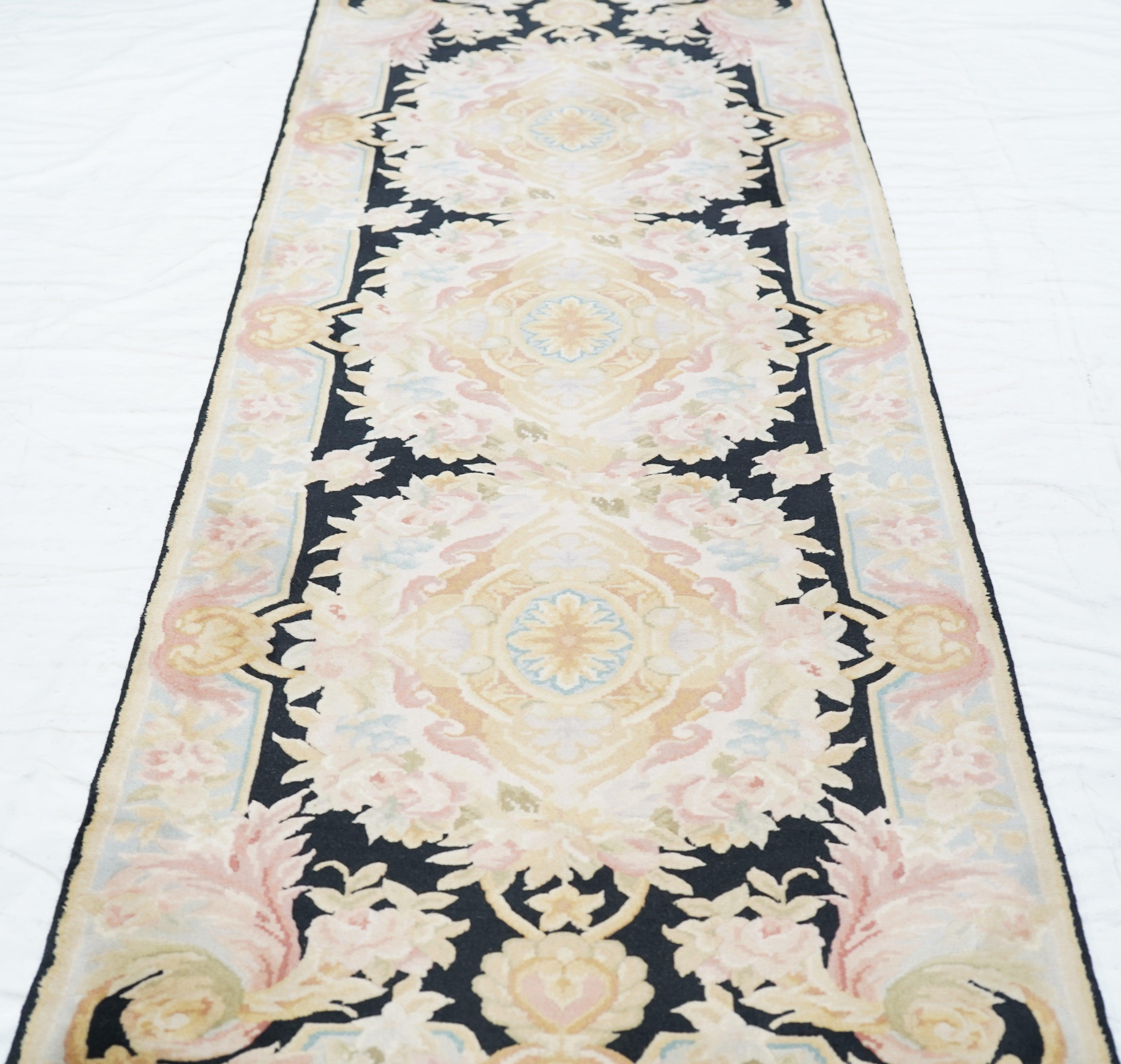 Savonnerie Runner 2'6'' x 10'0'' in vendita 3