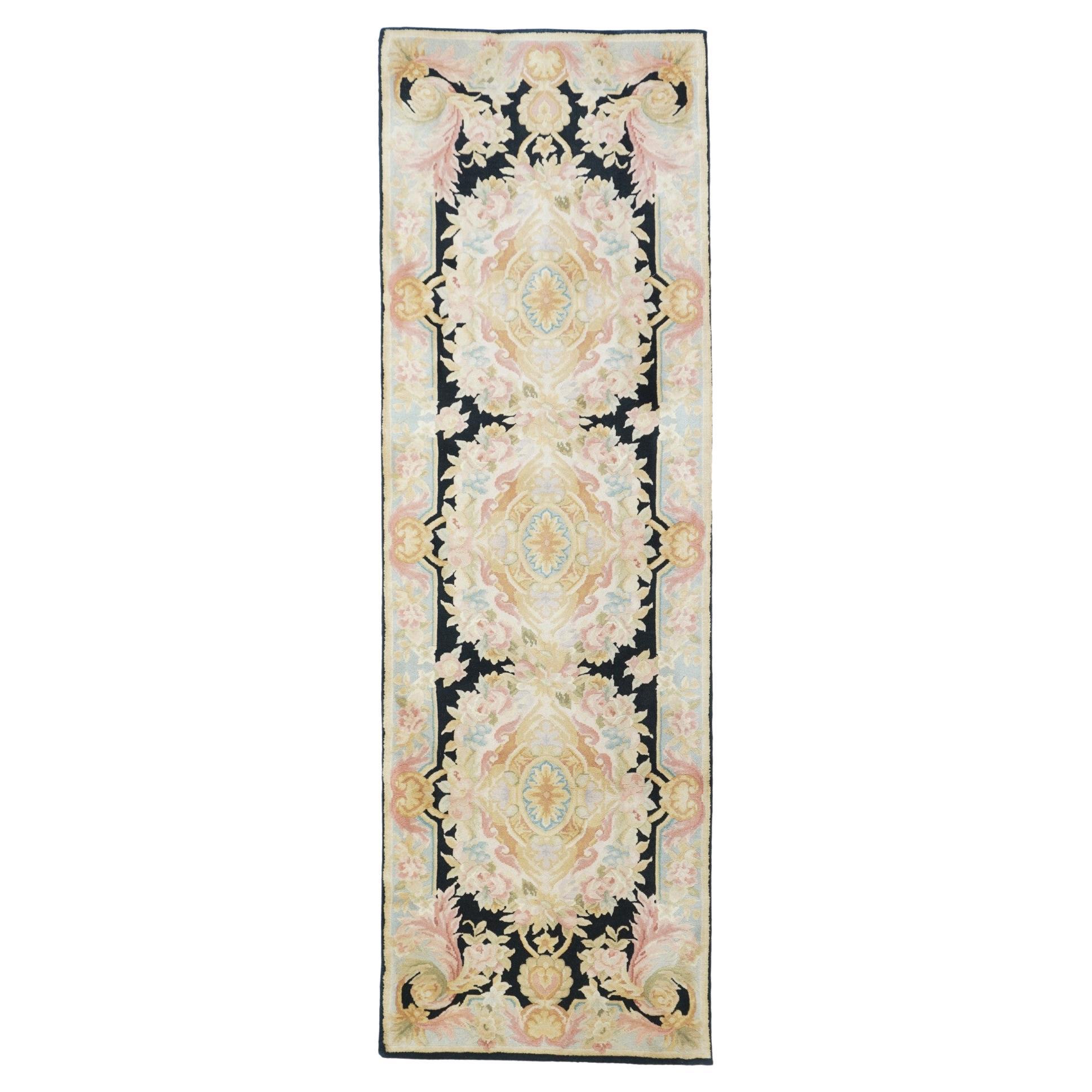 Tapis de course Savonnerie 2'6'' x 8'0"