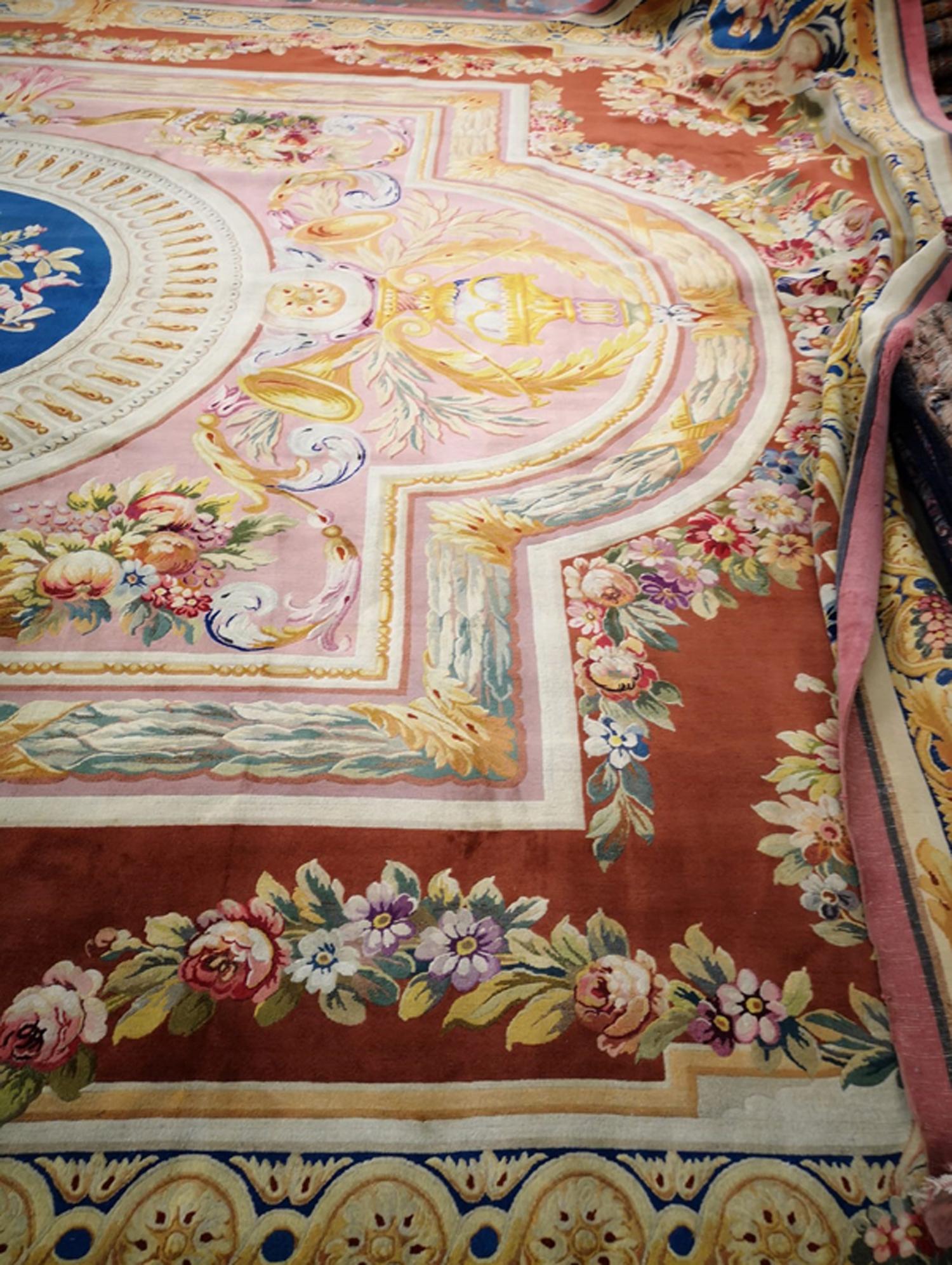 Savonnerie Rug Royal Design French Antique Palace Piece, 19th Century 2