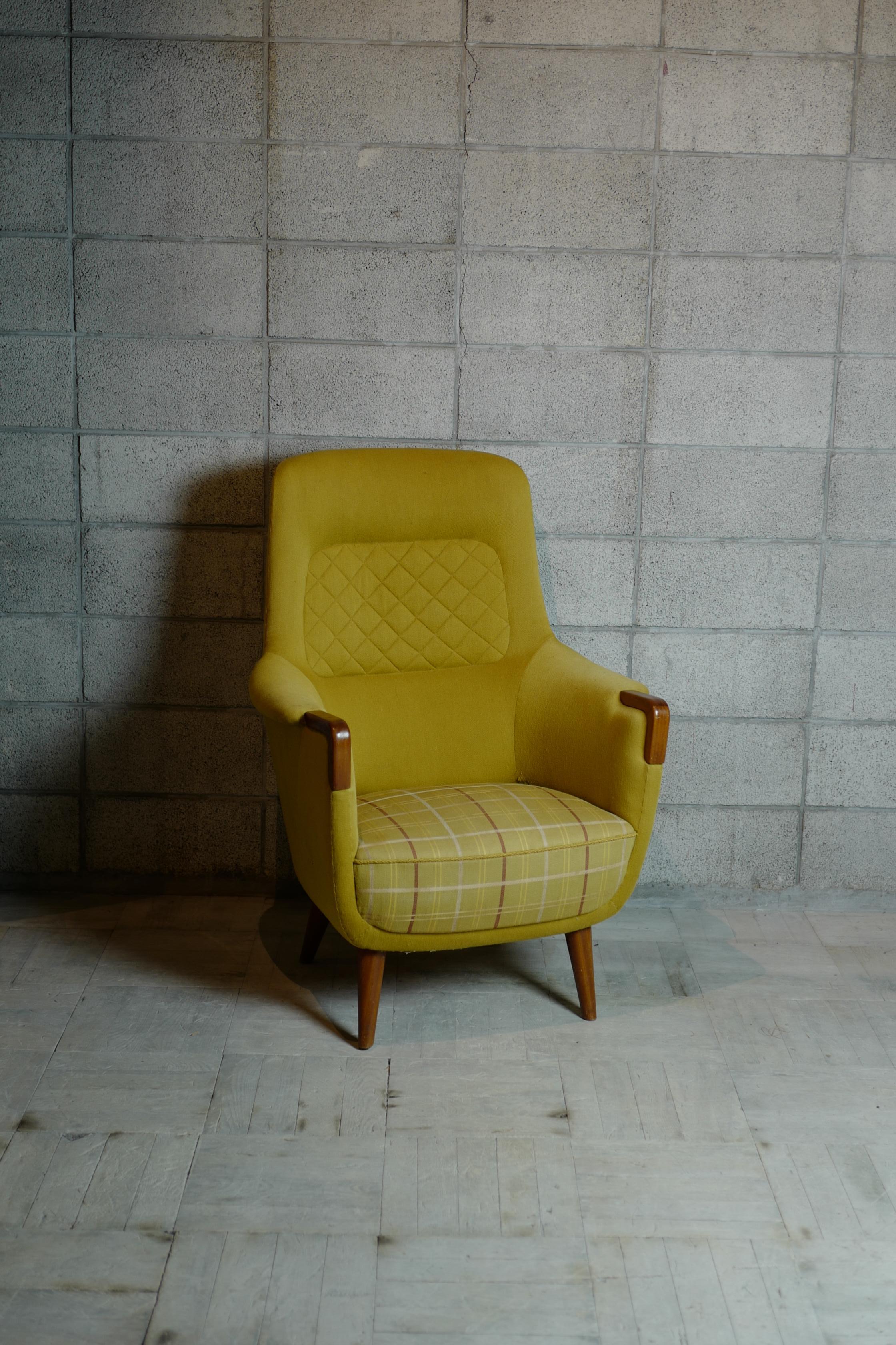 Ein Savoy-Sessel, entworfen von Torbjørn Afdal & Rolf Hesland für Bruksbo, Anfang der 1950er Jahre.
Originalzustand.