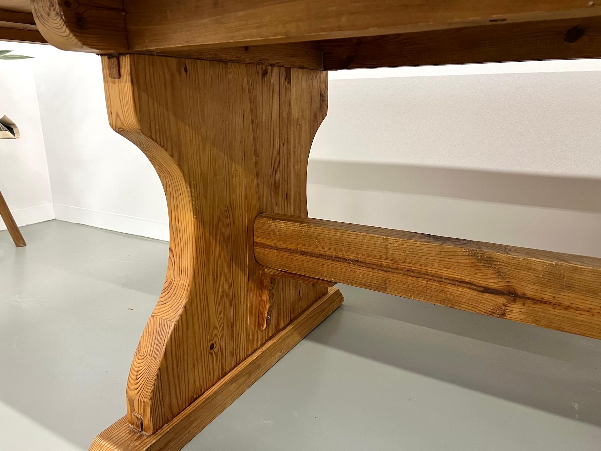 Savoyard monastery table in solid pine, CIRCA 1970 For Sale 4
