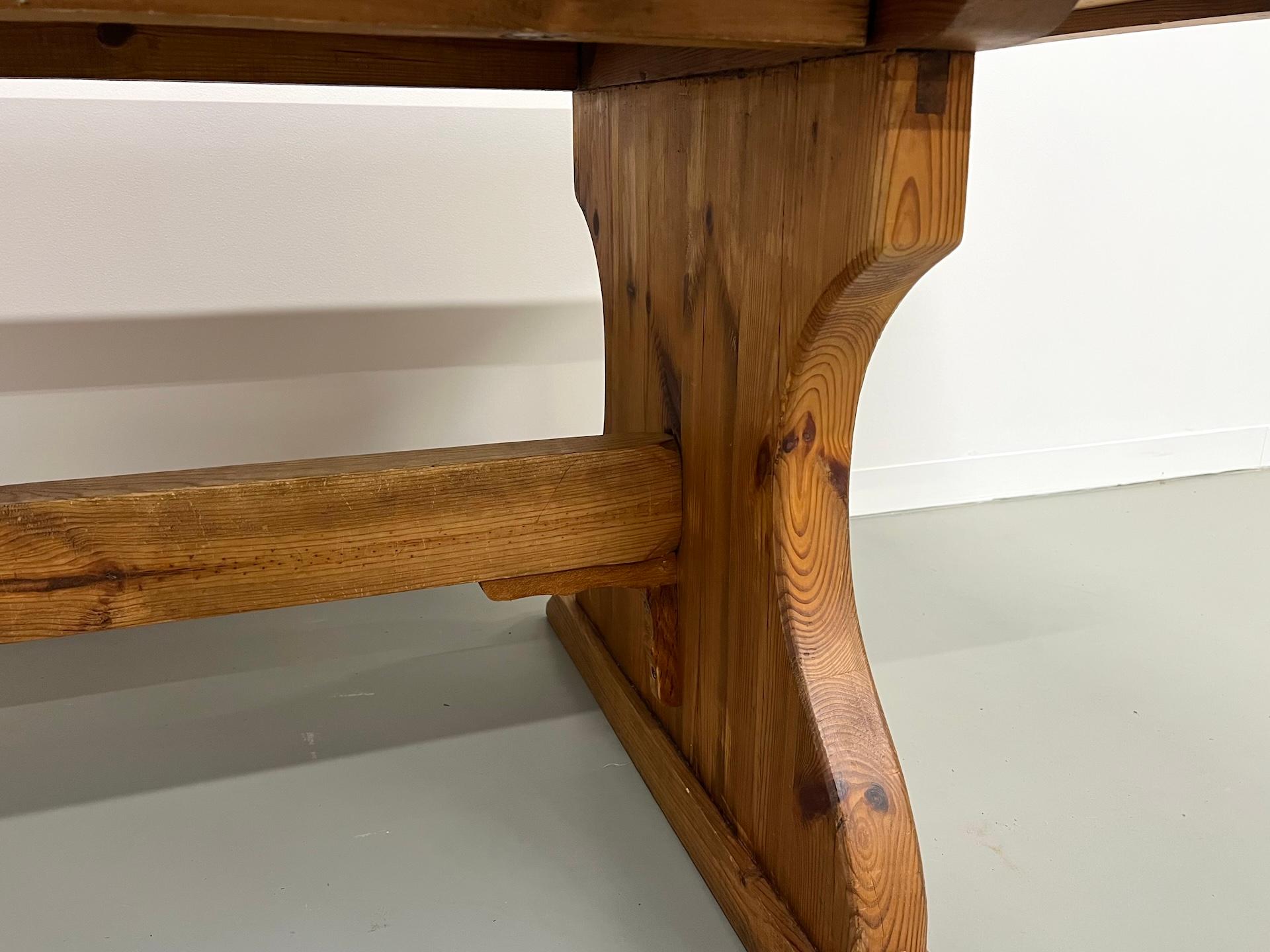 Savoyard monastery table in solid pine, CIRCA 1970 For Sale 5
