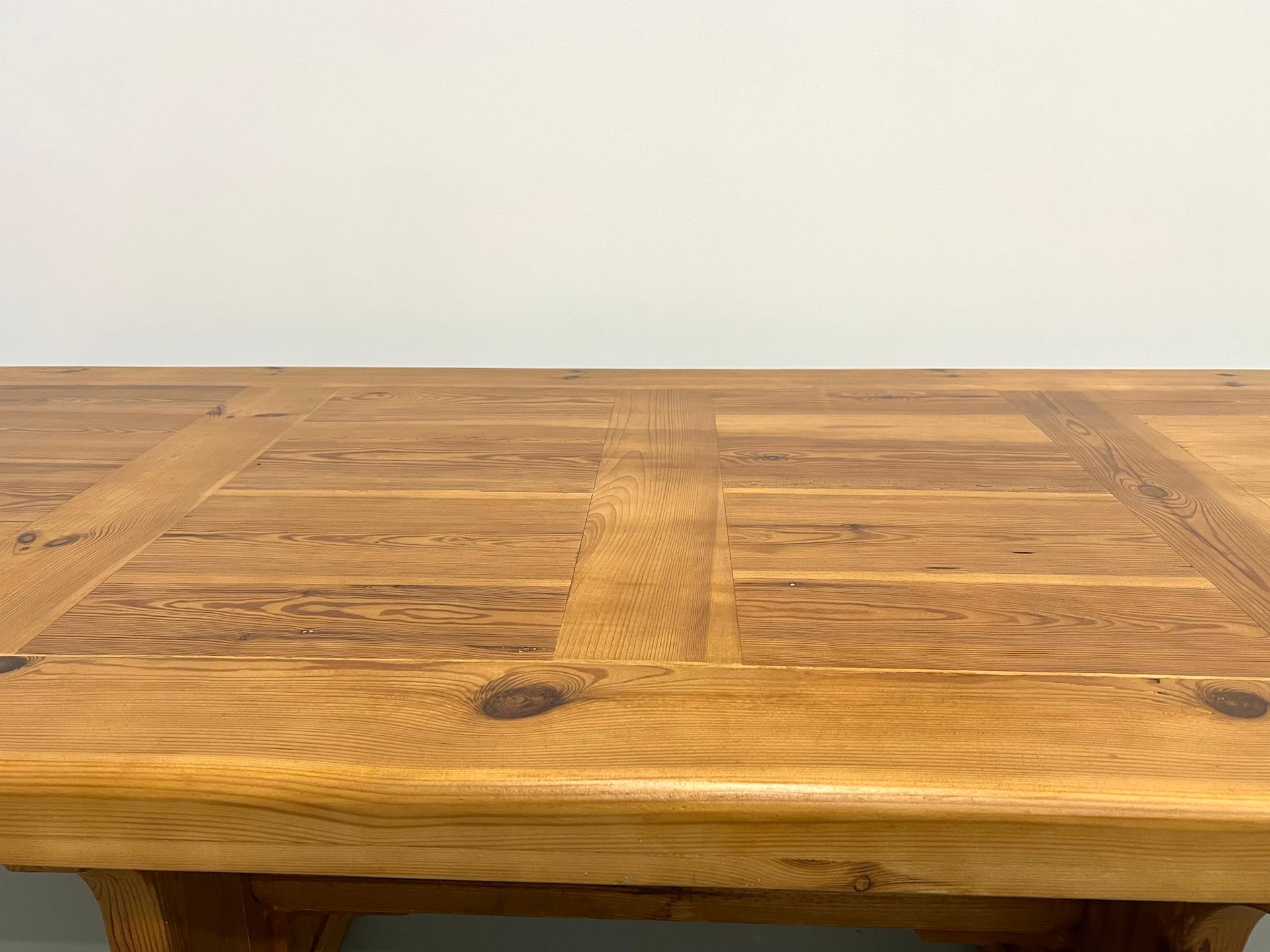 Savoyard monastery table in solid pine, CIRCA 1970 For Sale 6