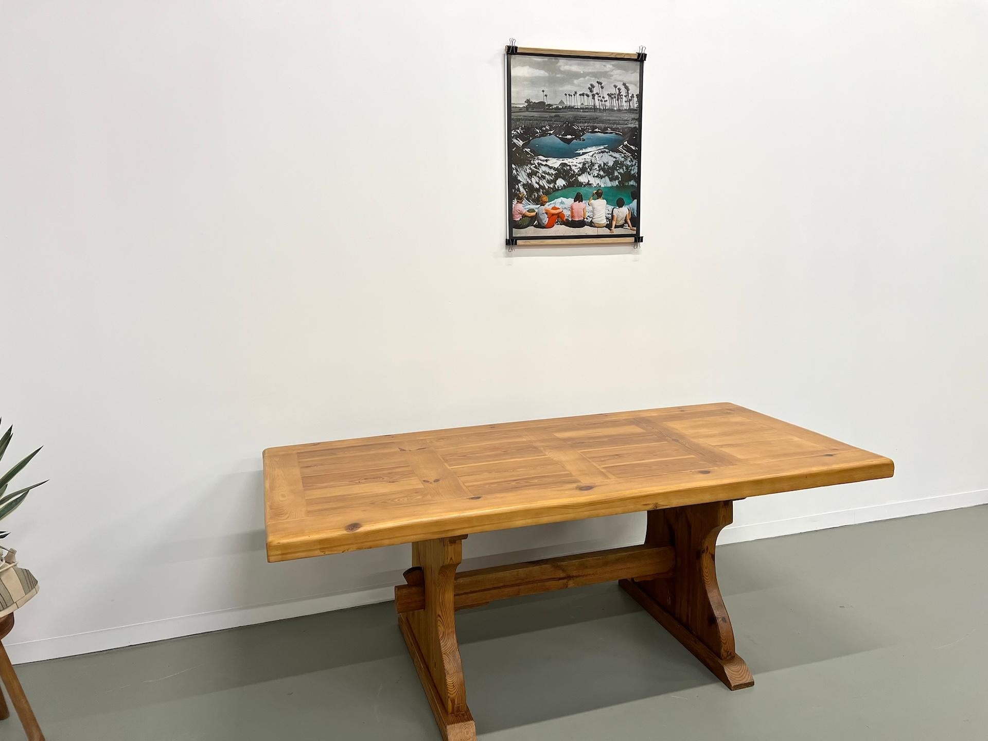 Savoyard monastery table in solid pine, CIRCA 1970 For Sale 7