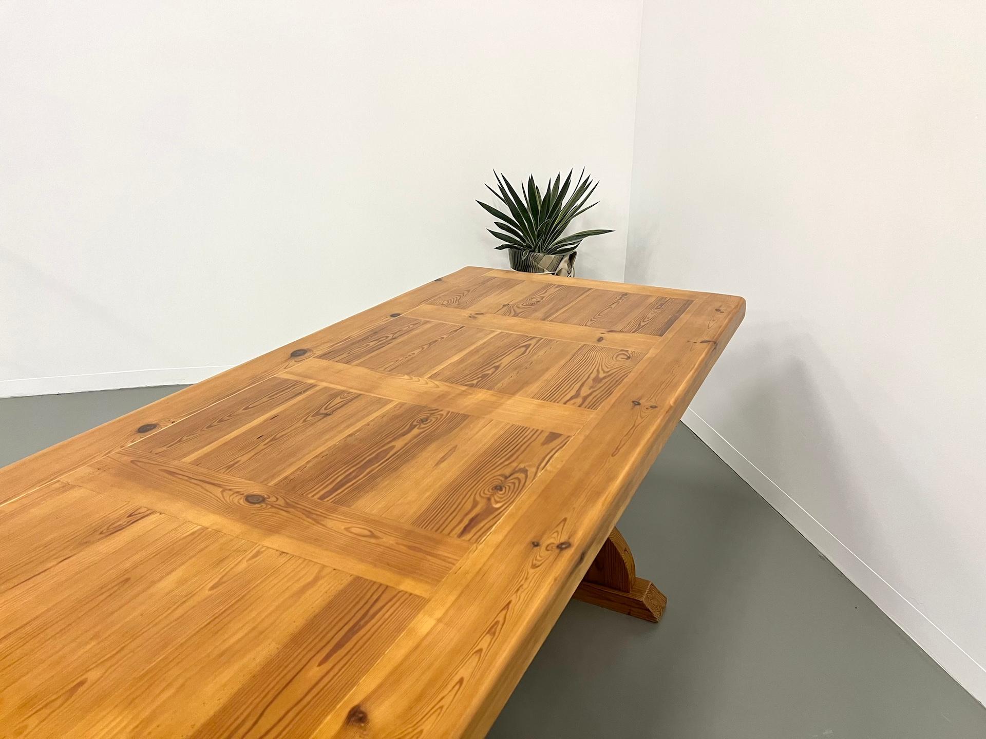 Savoyard monastery table in solid pine, CIRCA 1970 For Sale 12