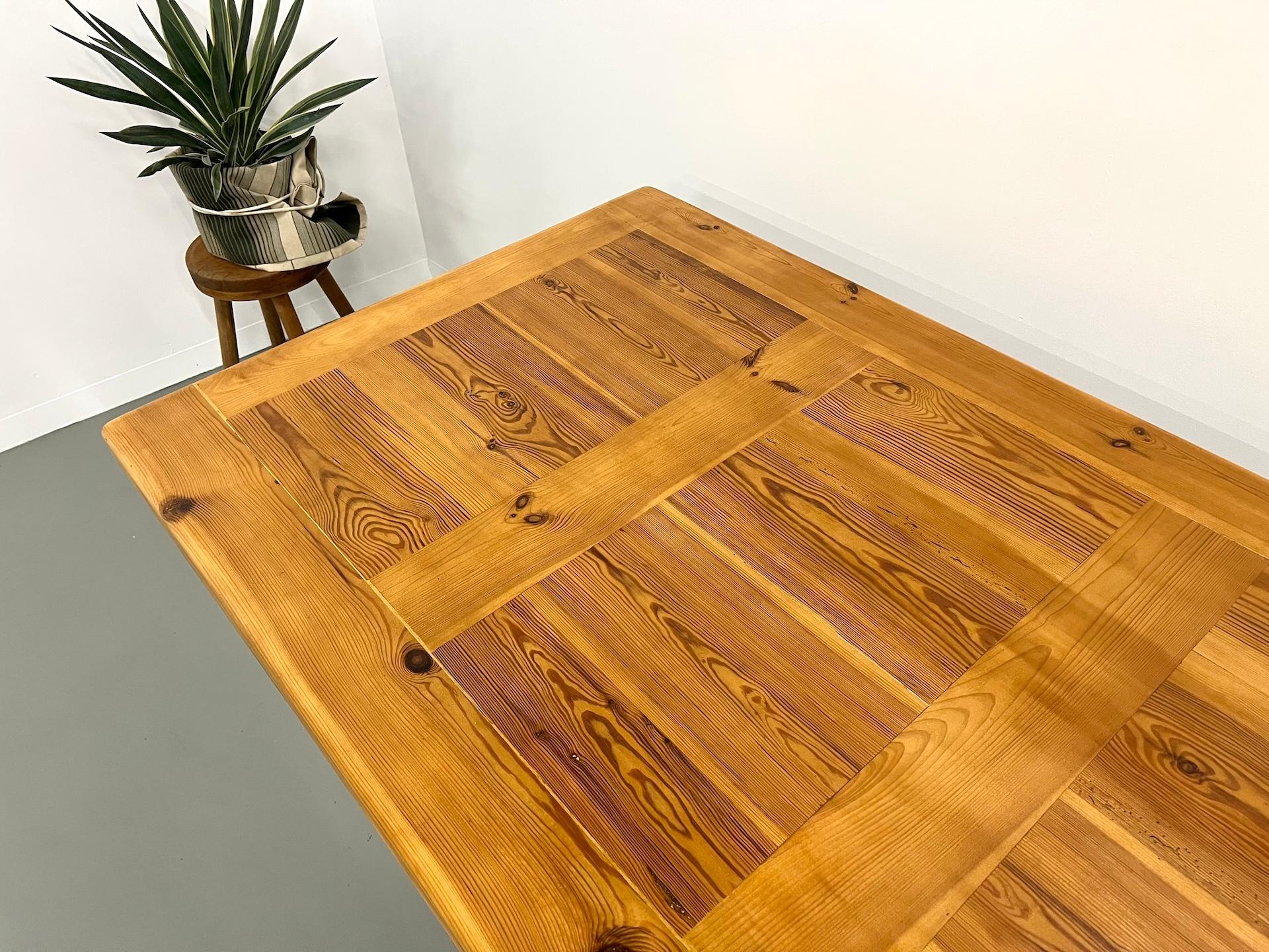 Savoyard monastery table in solid pine, CIRCA 1970 For Sale 1