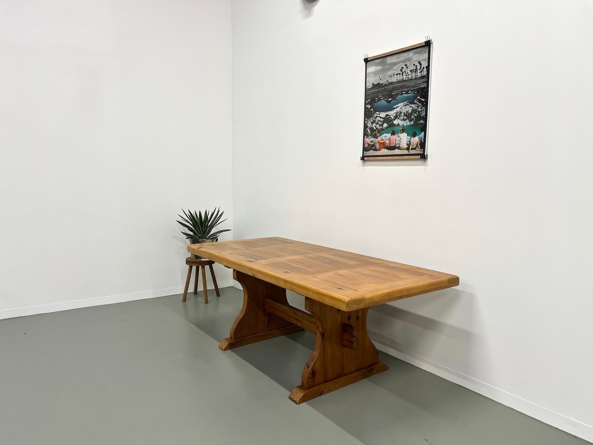 Savoyard monastery table in solid pine, CIRCA 1970 For Sale 2