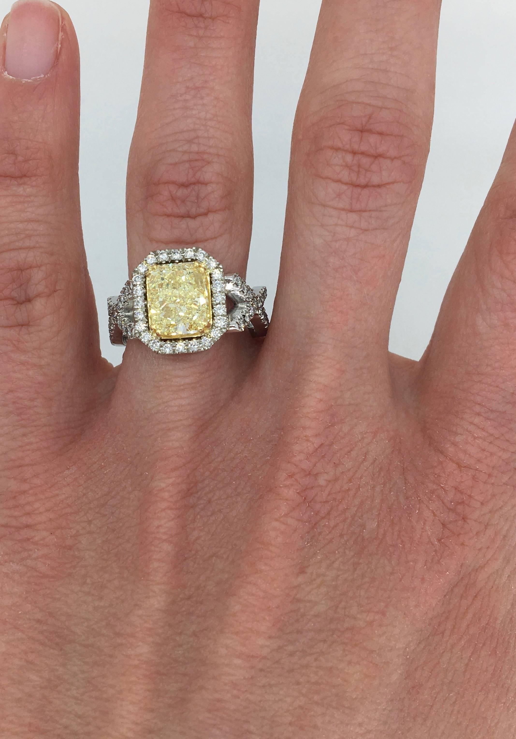 Women's Savransky GIA Certified 3.38 Carat Yellow Diamond & White Diamond Platinum Ring
