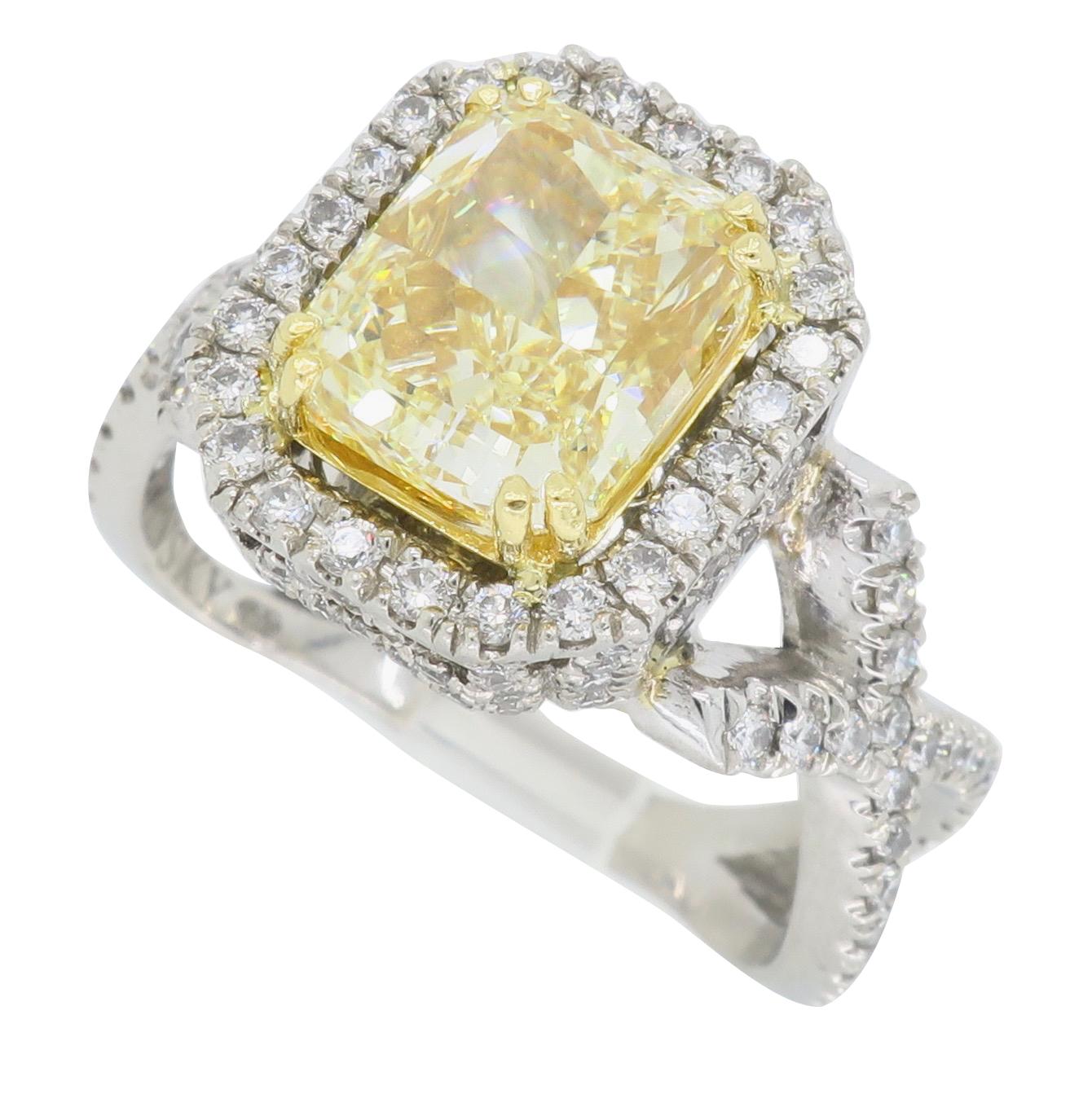 Savransky GIA Certified 3.38 Carat Yellow Diamond & White Diamond Platinum Ring In Excellent Condition In Webster, NY